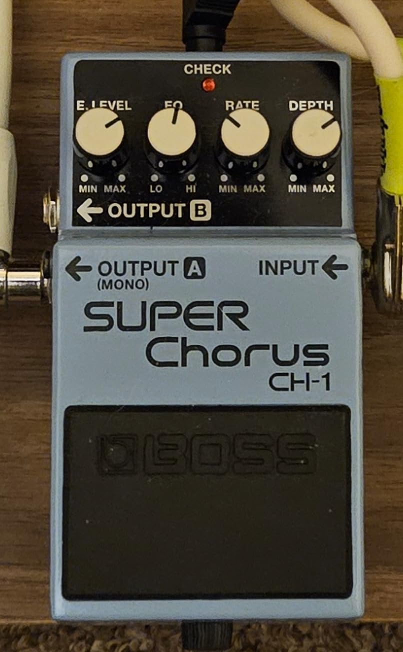 BOSS CH-1 SUPER Chorus | Classic Compact Chorus Effects Pedal | Crystal-Clear Tone for Guitar & Keyboards | Versatile Sound Shaping | Mono & Stereo Connectivity customer photo 2