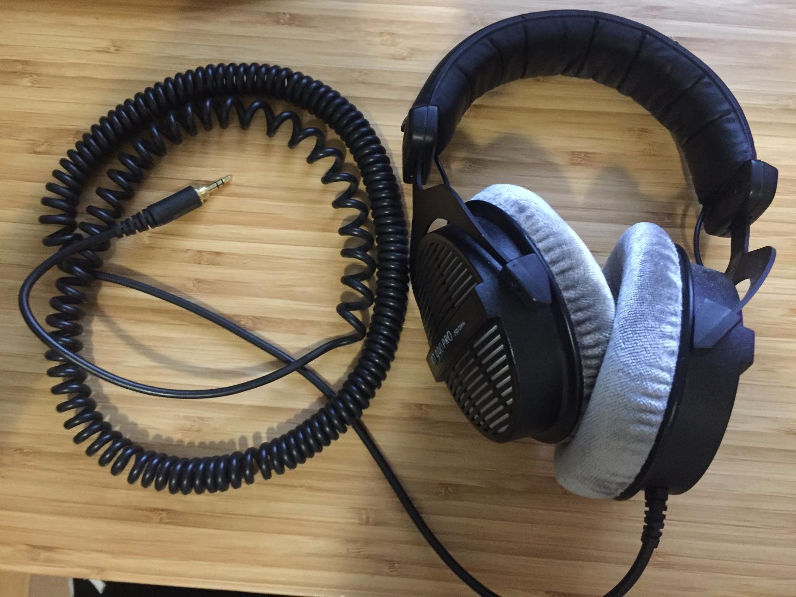 beyerdynamic DT 990 Pro 250 ohm Over-Ear Studio Headphones for Mixing, Mastering, and Editing customer photo 2