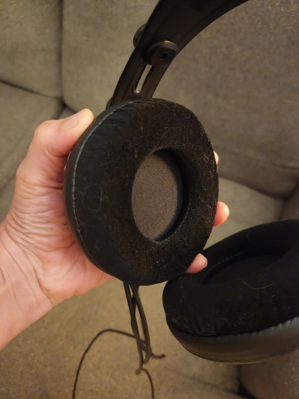Samson SR850 Professional Studio Reference Semi-Open Headphones customer photo 1