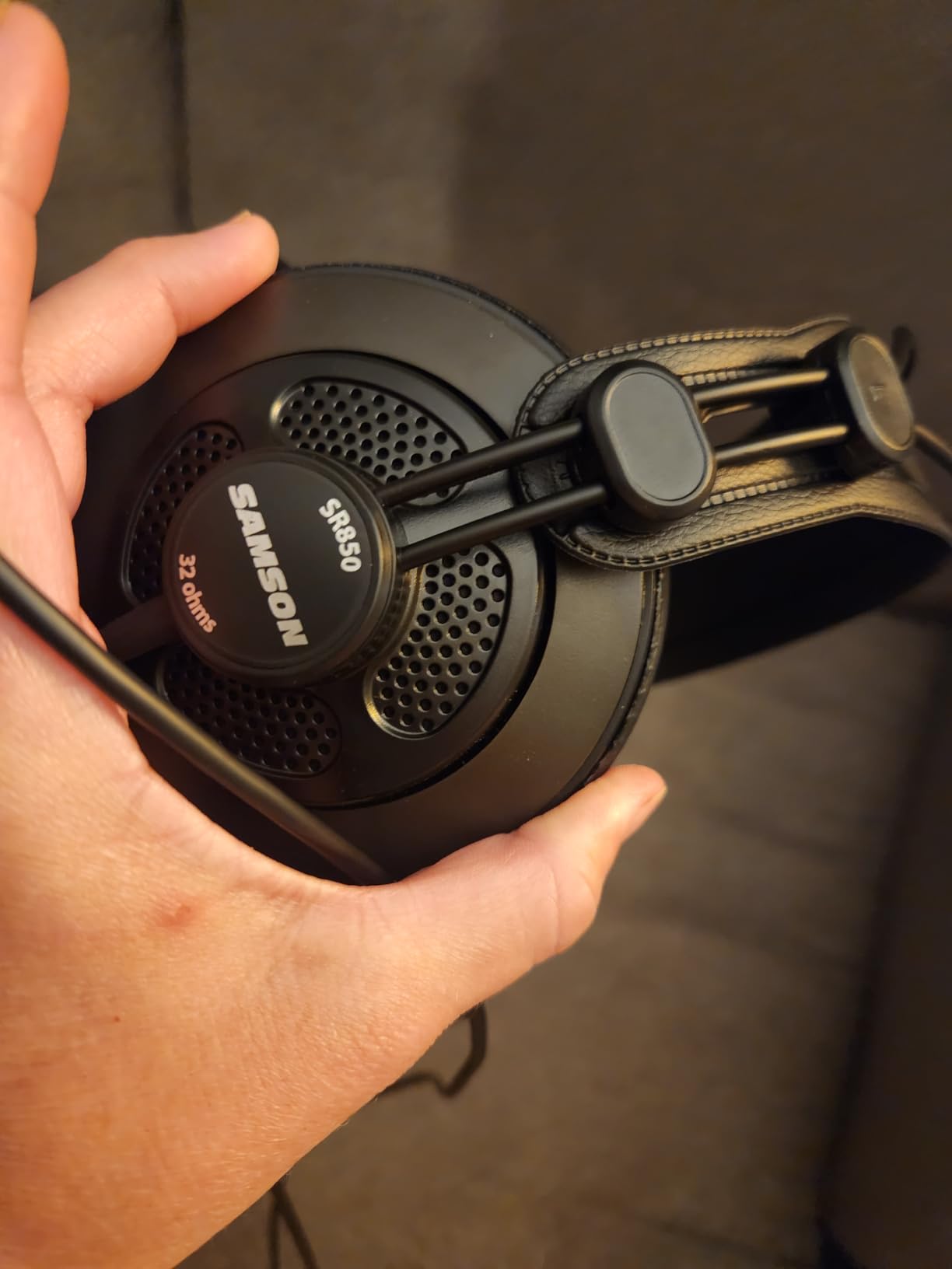 Samson SR850 Professional Studio Reference Semi-Open Headphones customer photo 2