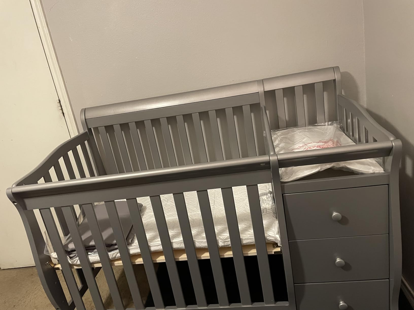 Dream On Me Jayden 4-in-1 Mini Convertible Baby Crib & Changer with Storage in White, Pinewood, GreenGuard Gold & BSA, 1 Mattress Pad, 3 Mattress Heights, Converts to Mini Day & Twin-Size Bed customer photo 2