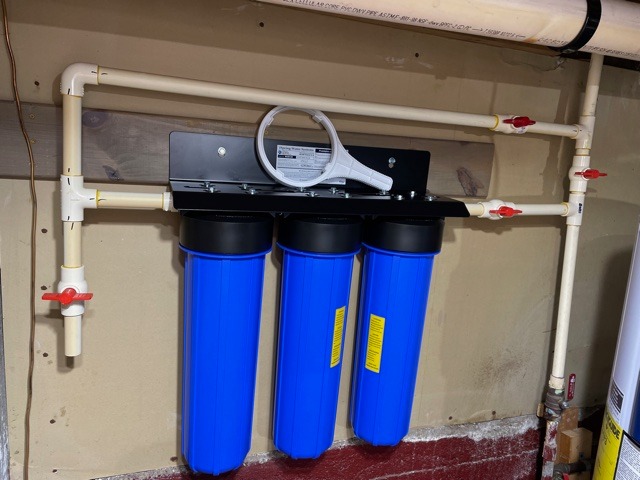 iSpring Whole House Water Filter System, Highly Reduces Sediment, Taste, Odor, and up to 99% Chlorine, 3-Stage w/ 20-Inch Sediment and Carbon Block Filters, Model: WGB32B customer photo 1