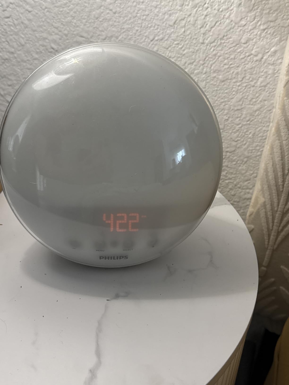 Philips SmartSleep Wake-up Light, Colored Sunrise and Sunset Simulation, 5 Natural Sounds, FM Radio & Reading Lamp, Tap Snooze, HF3520/60 customer photo 1