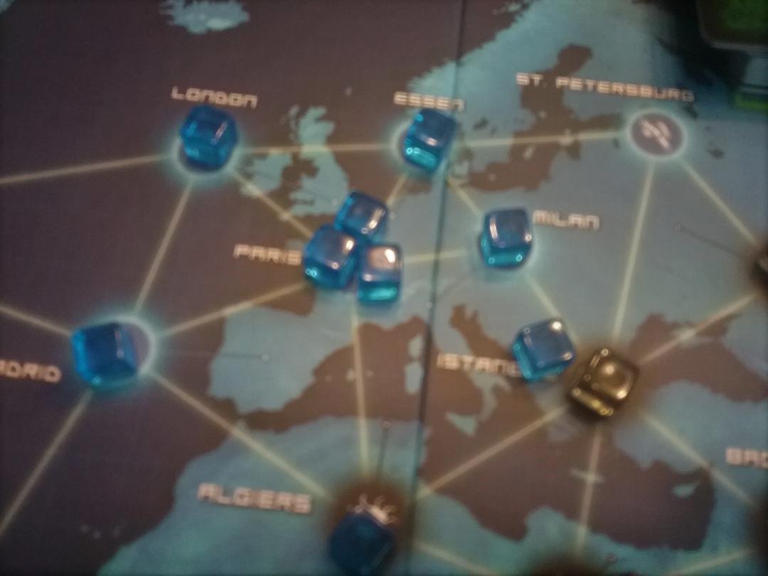 Asmodee Pandemic Board Game (Base Game) - A Cooperative Battle to Save Humanity, Strategy Game for Kids and Adults, Ages 8+, 2-4 Players, 45 Minute Playtime customer photo 1