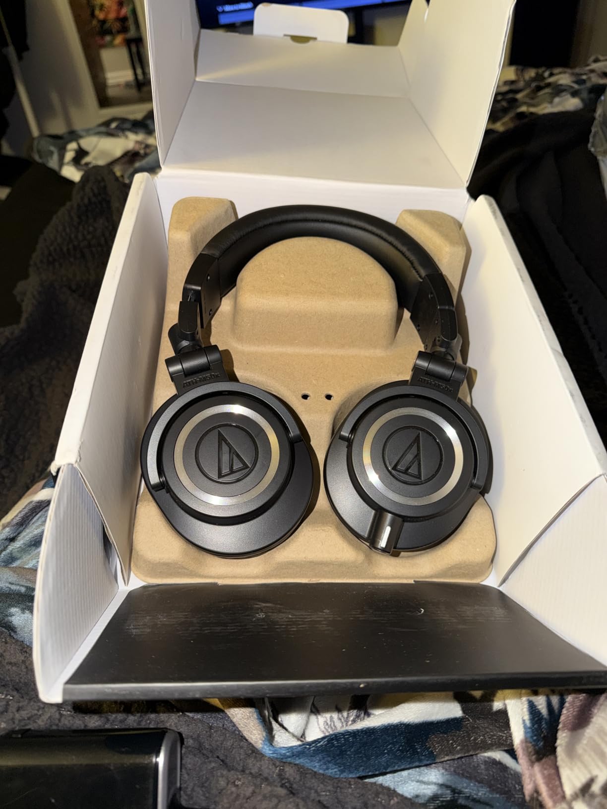 Audio-Technica ATH-M50X Professional Studio Monitor Headphones, Black, Professional Grade, Critically Acclaimed, with Detachable Cable customer photo 2