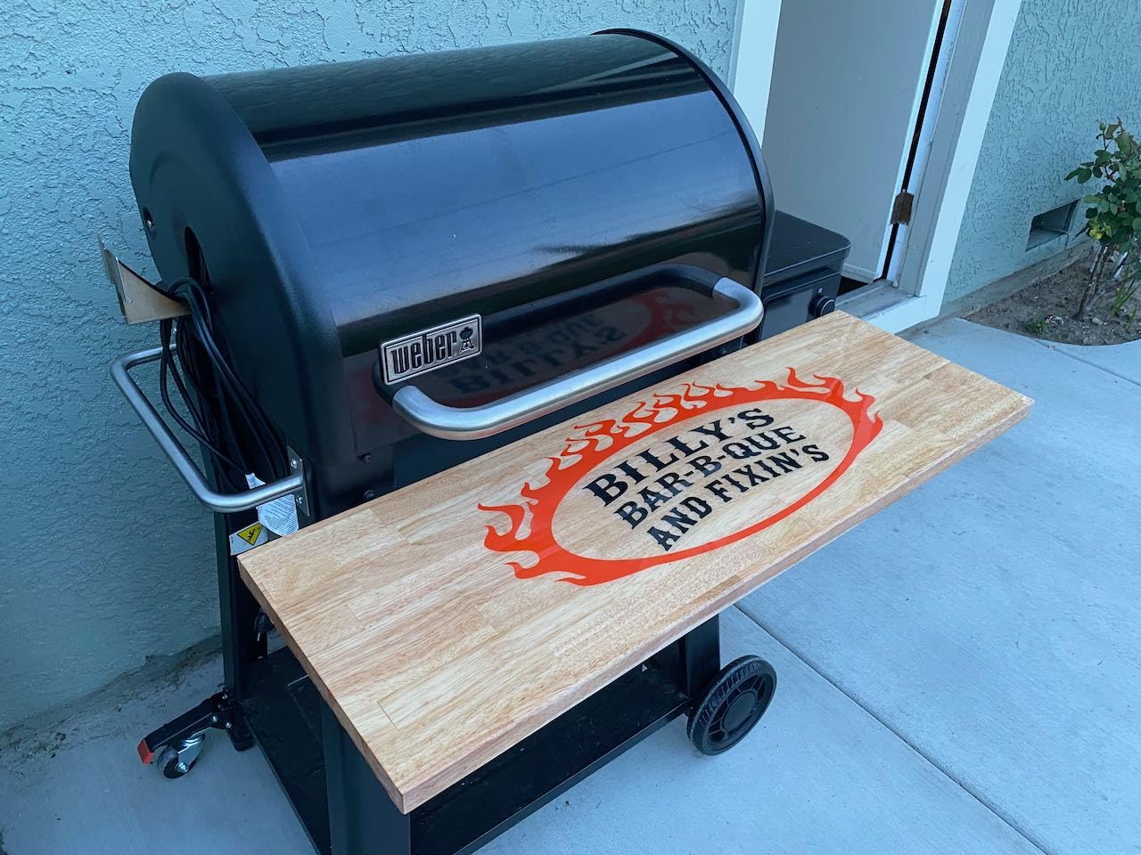 Weber Searwood 600 Wood Pellet Smoker Grill - Wi‑Fi & Bluetooth‑Enabled Outdoor Grill for Smoking, Searing, Rapid React PID & Cooking up to 600°F, Black customer photo 1
