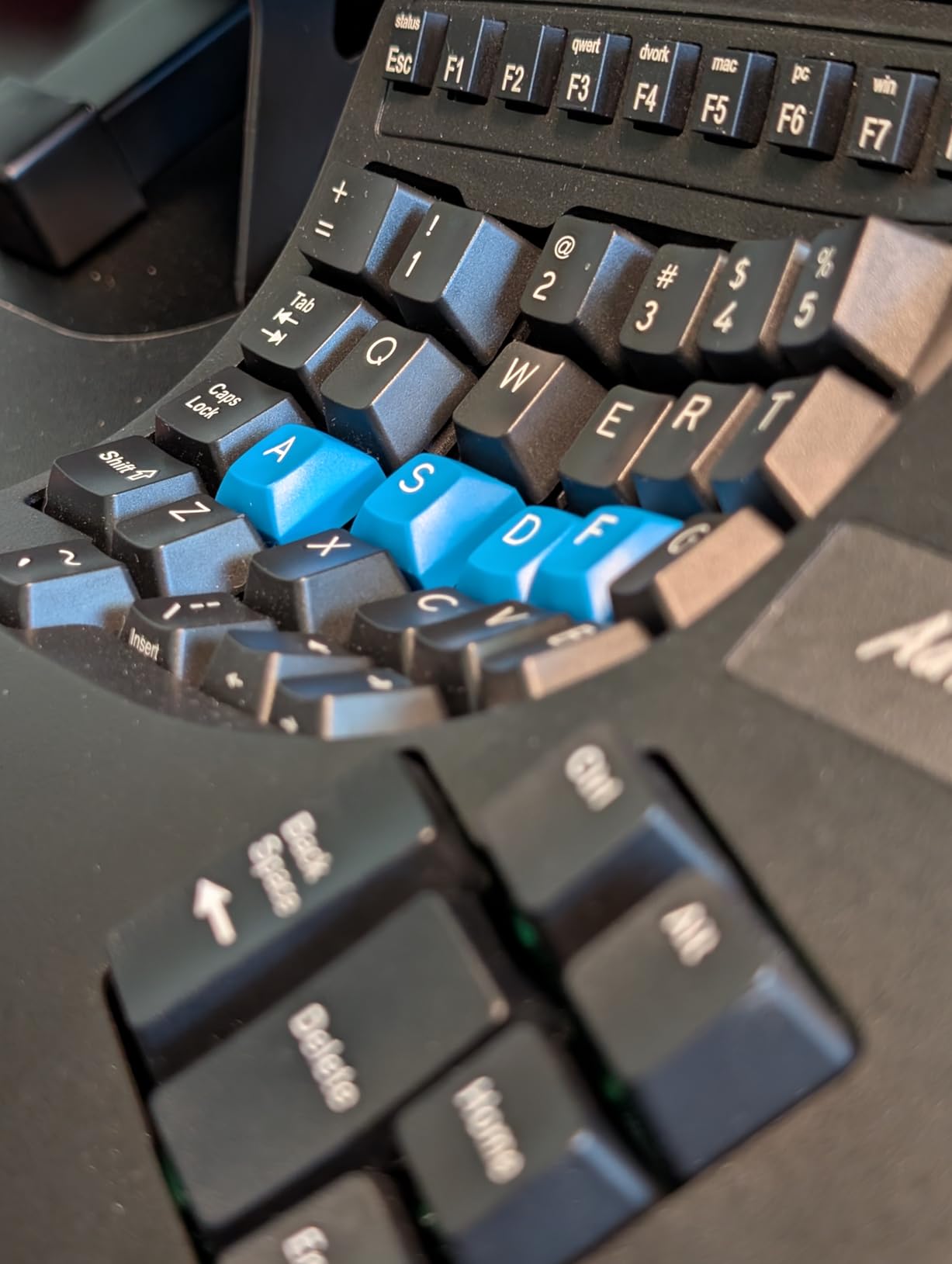 KINESIS Advantage2 Ergonomic Keyboard (KB600), Cherry MX Brown Switches, QWERTY keycaps customer photo 2