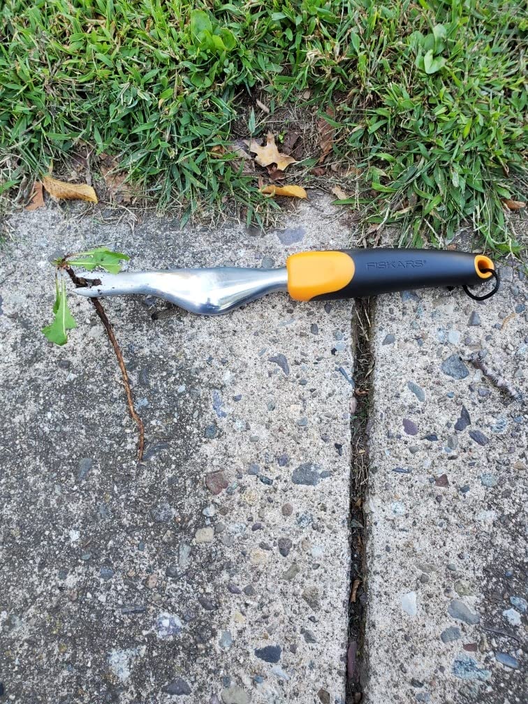 Fiskars 3-in-1 Garden Tool Set, Polished Cast-Aluminum Heads for Rust Resistance, Heavy-Duty Trowel, Transplanter & Cultivator for Digging and Planting, Non-Slip SoftGrip Handles Reduce Fatigue customer photo 1
