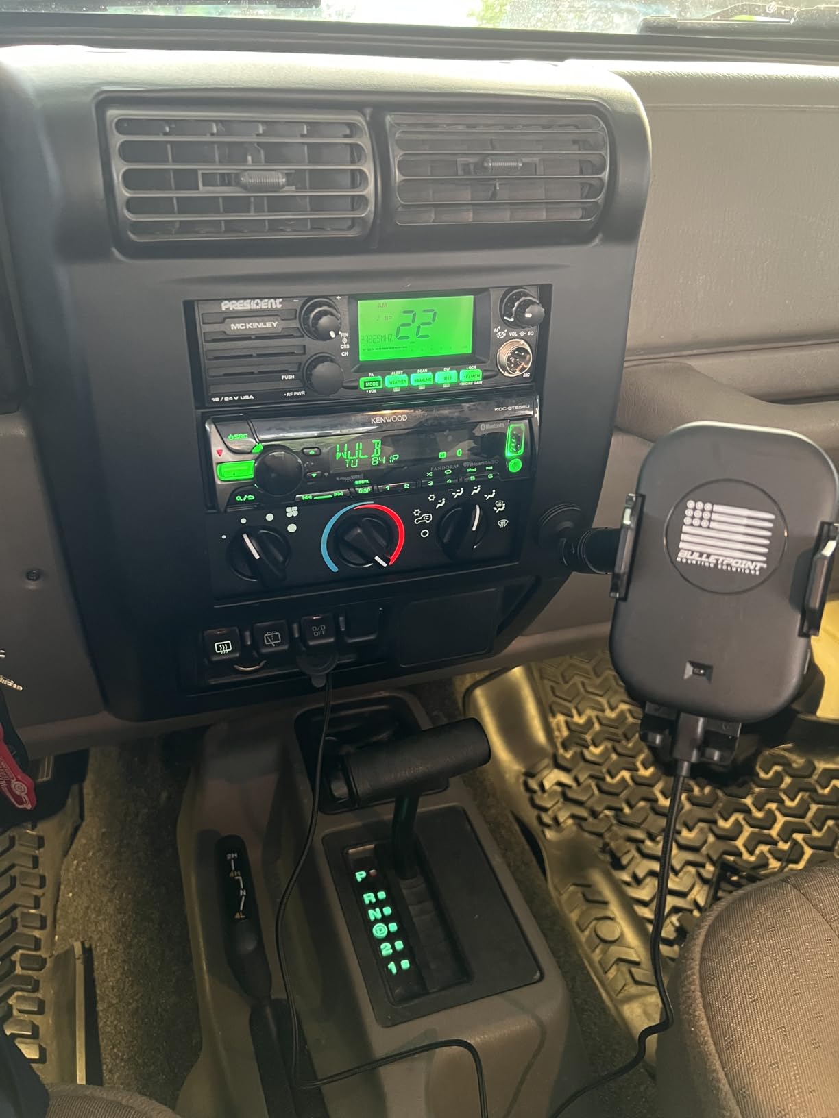 President McKinley AM/SSB CB Radio, 12/24V, 40 Channel, NOAA Weather Alerts, Automatic SWR, ASC, Large LCD, NB, ANL, Hi-Cut Filters, VOX, Front Panel Loudspeaker, Clarifier, RF Power & Gain customer photo 2