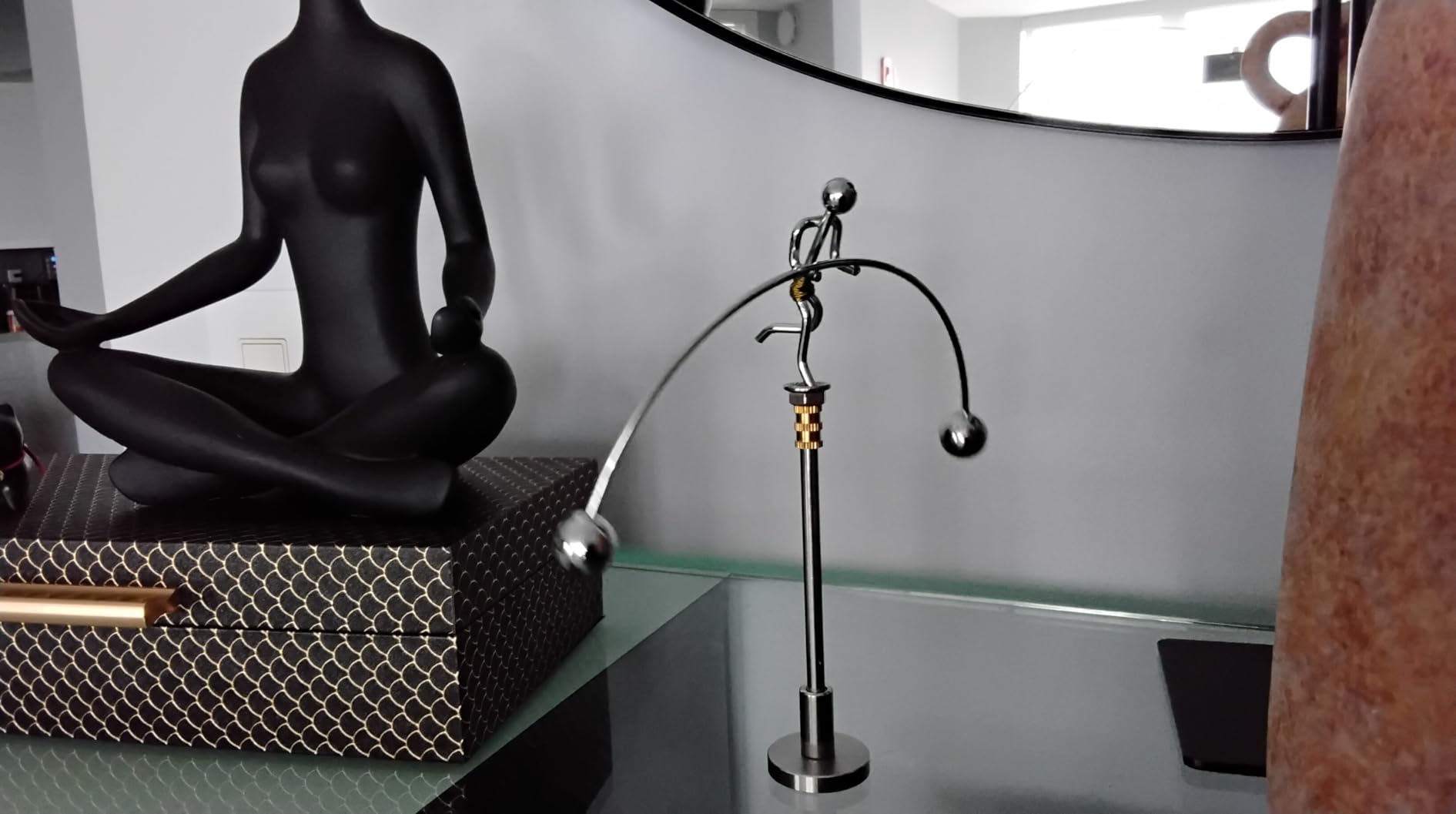 Sunnytech Steel Balance Plane Physics Toy Kinetic Art Balance Toy Balancing Decompressive Science Home Office Toy for Desk Decor WJ066 customer photo 2