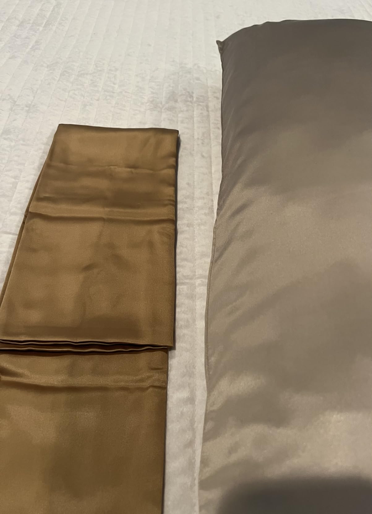 ZIMASILK 100% Pure Mulberry Silk Pillowcase for Hair and Skin Health, Soft and Smooth, Both Sides Premium Grade 6A Silk, 600 Thread Count, with Hidden Zipper, 1pc (Standard 20''x26'', Ivory) customer photo 2