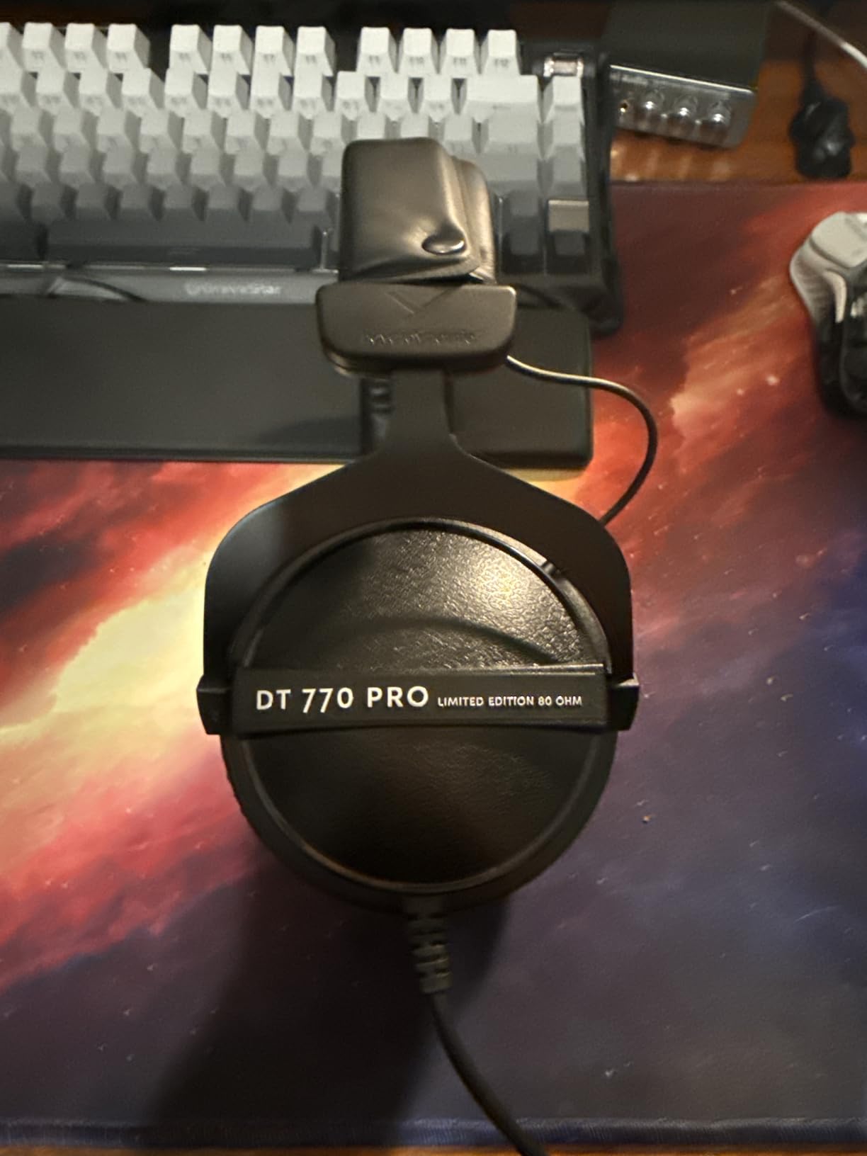 beyerdynamic DT 770 PRO, 80 Ohm, Closed Back, Over Ear, Wired Professional Studio Headphones, Home Recording, Podcast, Monitor, 3m Straight Cable, Black with Limited Edition Black Velour Ear Pads customer photo 1