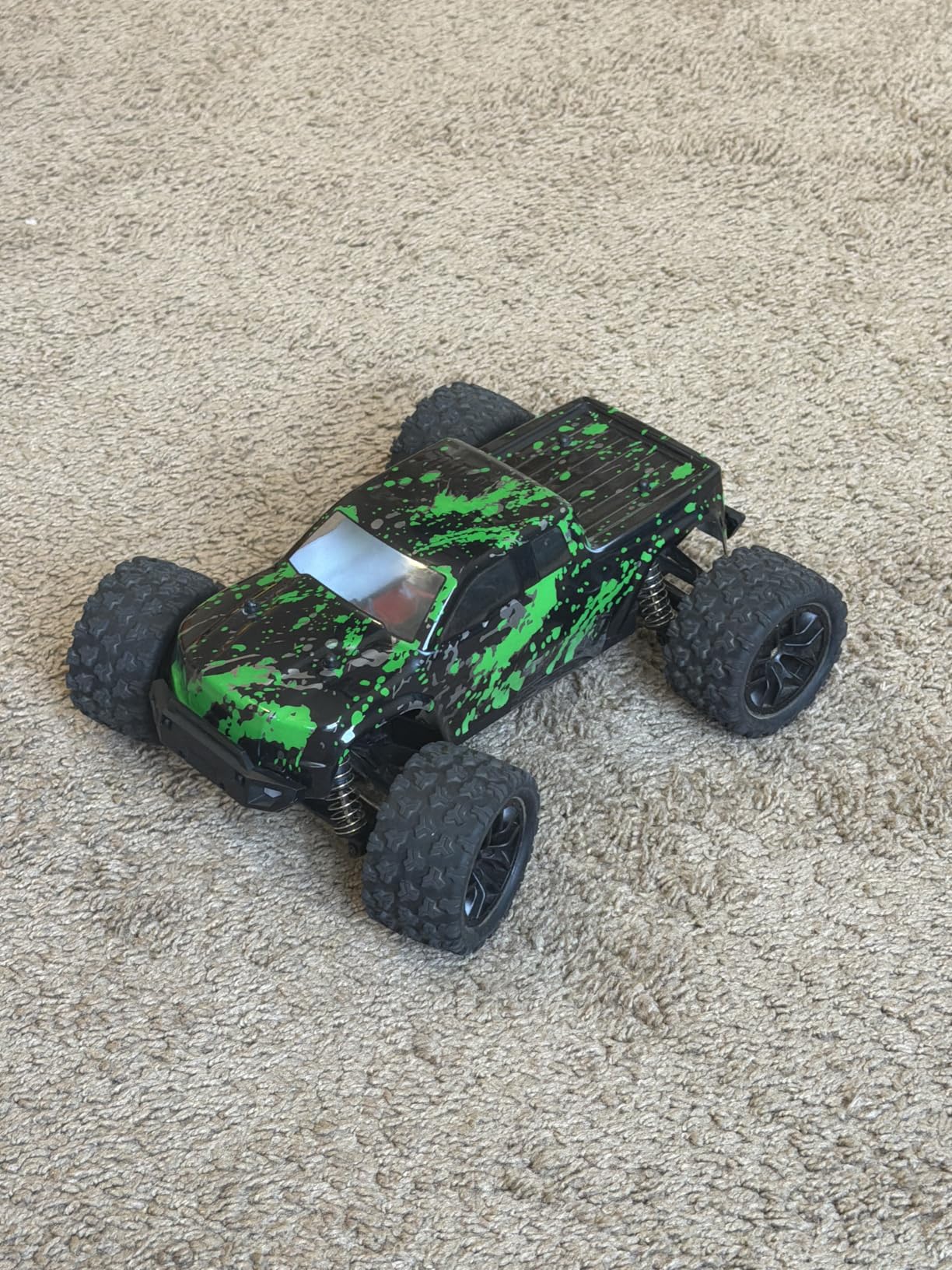 HAIBOXING 1:18 Scale All Terrain RC Car 18859, 36 KPH High Speed 4WD Electric Vehicle with 2.4 GHz Remote Control, 4X4 Waterproof Off-Road Truck with Two Rechargeable Batteries customer photo 1