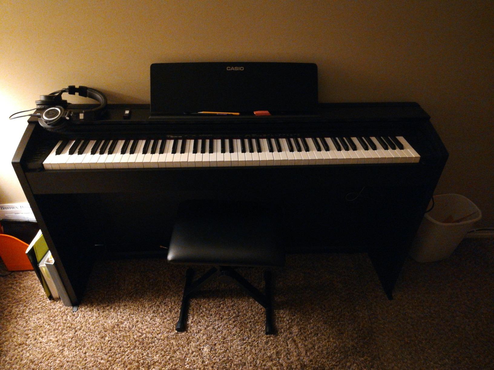 Privia PX-870 - 88-Key Weighted Console Digital Piano | Tri-Sensor II Scaled Hammer Action Keys| Elegant Design | Powerful 40W 4-Speaker Sound, Concert Play, USB-MIDI customer photo 1
