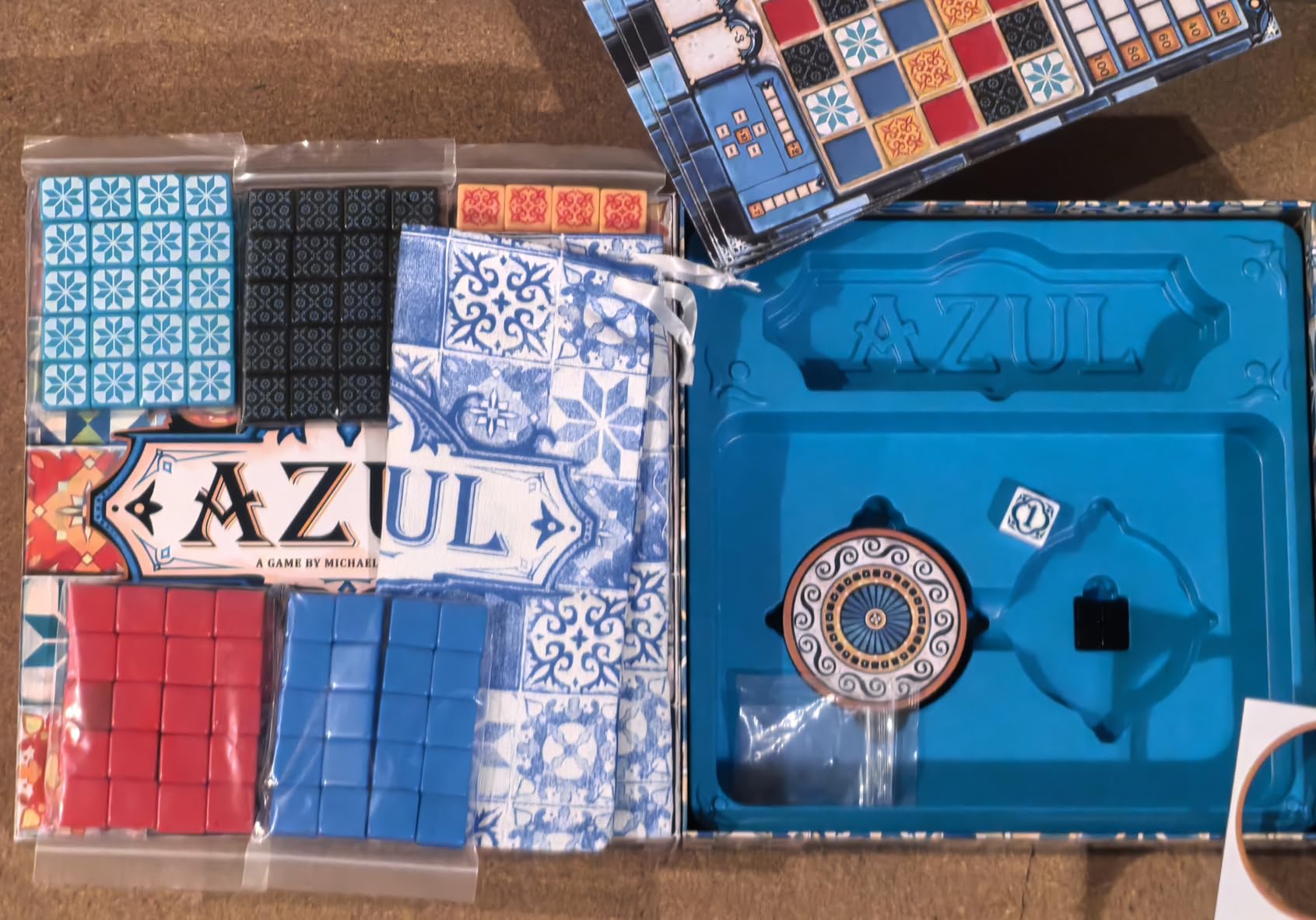Azul Board Game - Award-Winning Tile-Placement Strategy Game, Beautiful Mosaic Art, Family Fun for Kids & Adults, Ages 8+, 2-4 Players, 30-45 Minute Playtime customer photo 2
