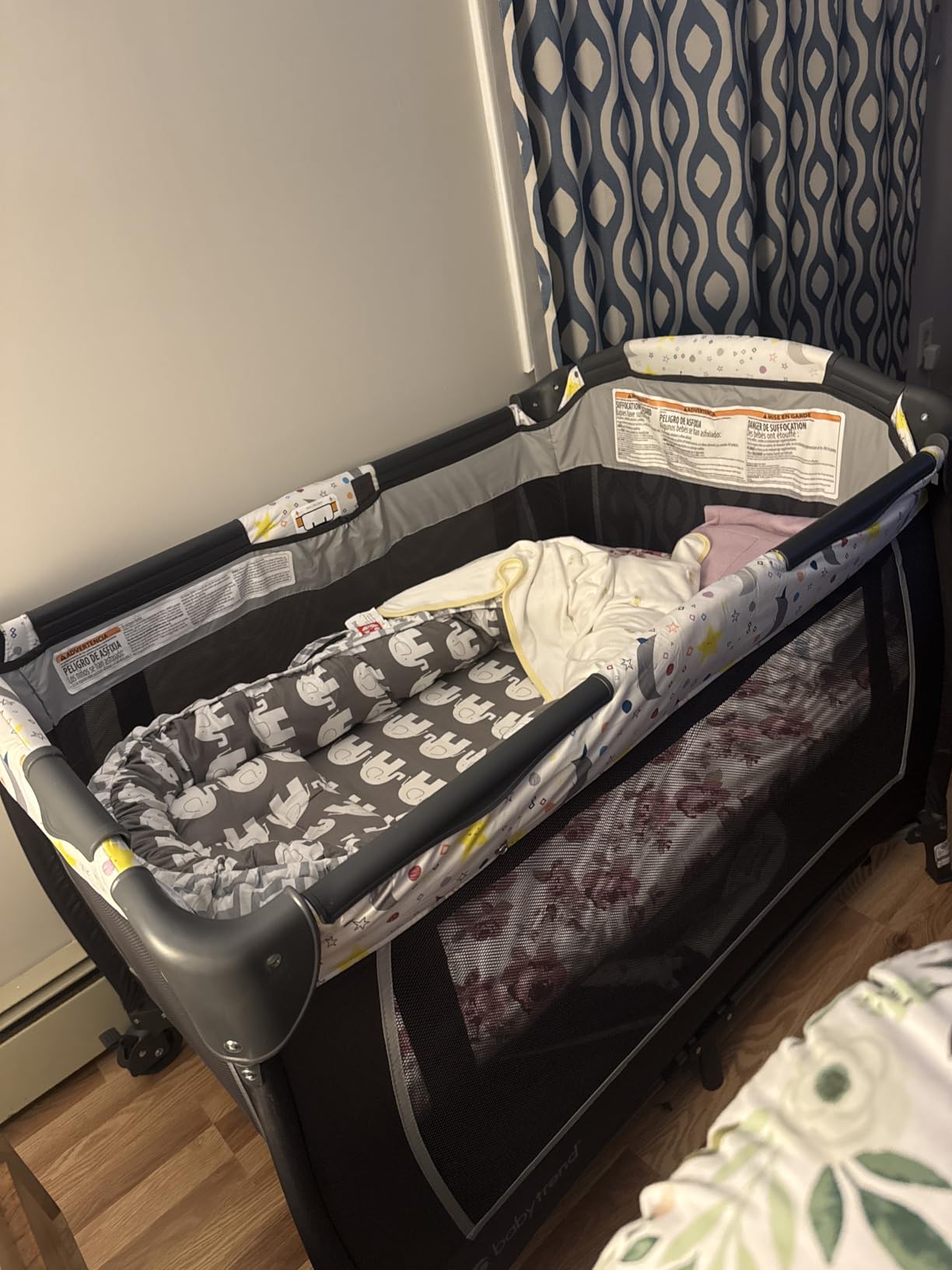 Baby Trend Lil' Snooze Deluxe II Nursery Center, Twinkle Twinkle Little Moon customer photo 2