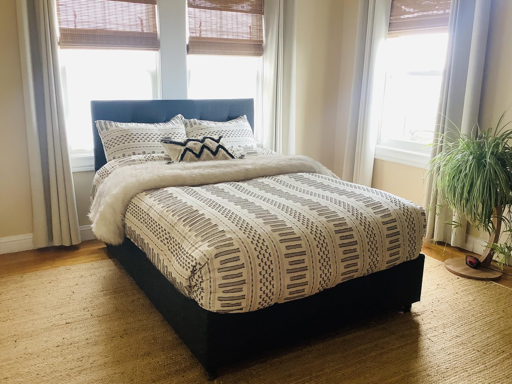 INK+IVY Rhea 100% Cotton Duvet Set Mid Century Modern Boho Design, All Season Comforter Cover Bedding Set, Matching Shams, Full/Queen, Geometric Clipped Jacquard Ivory 3 Piece customer photo 1