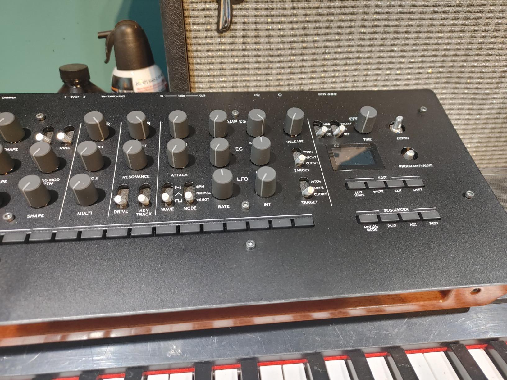 minilogue xd Module Polyphonic Analog Synthesizer for Desktop or Rackmount w/ 16-step Sequencer, 4 Voices and OLED Oscilloscope (MINILOGUEXDM) customer photo 1