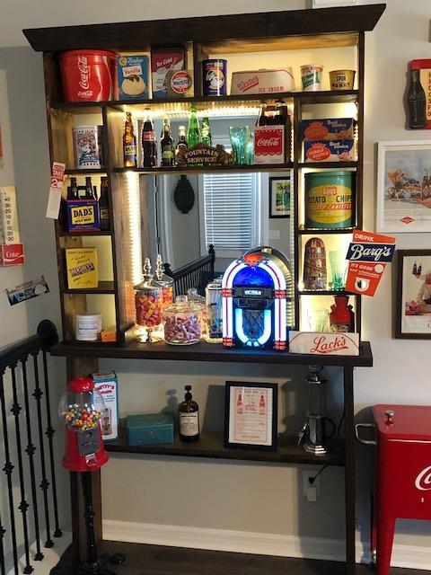 Victrola Redding Tabletop Bluetooth Jukebox with Built-In Speaker, 3.5mm Aux and RCA Output, Classic 50's Retro Design customer photo 2