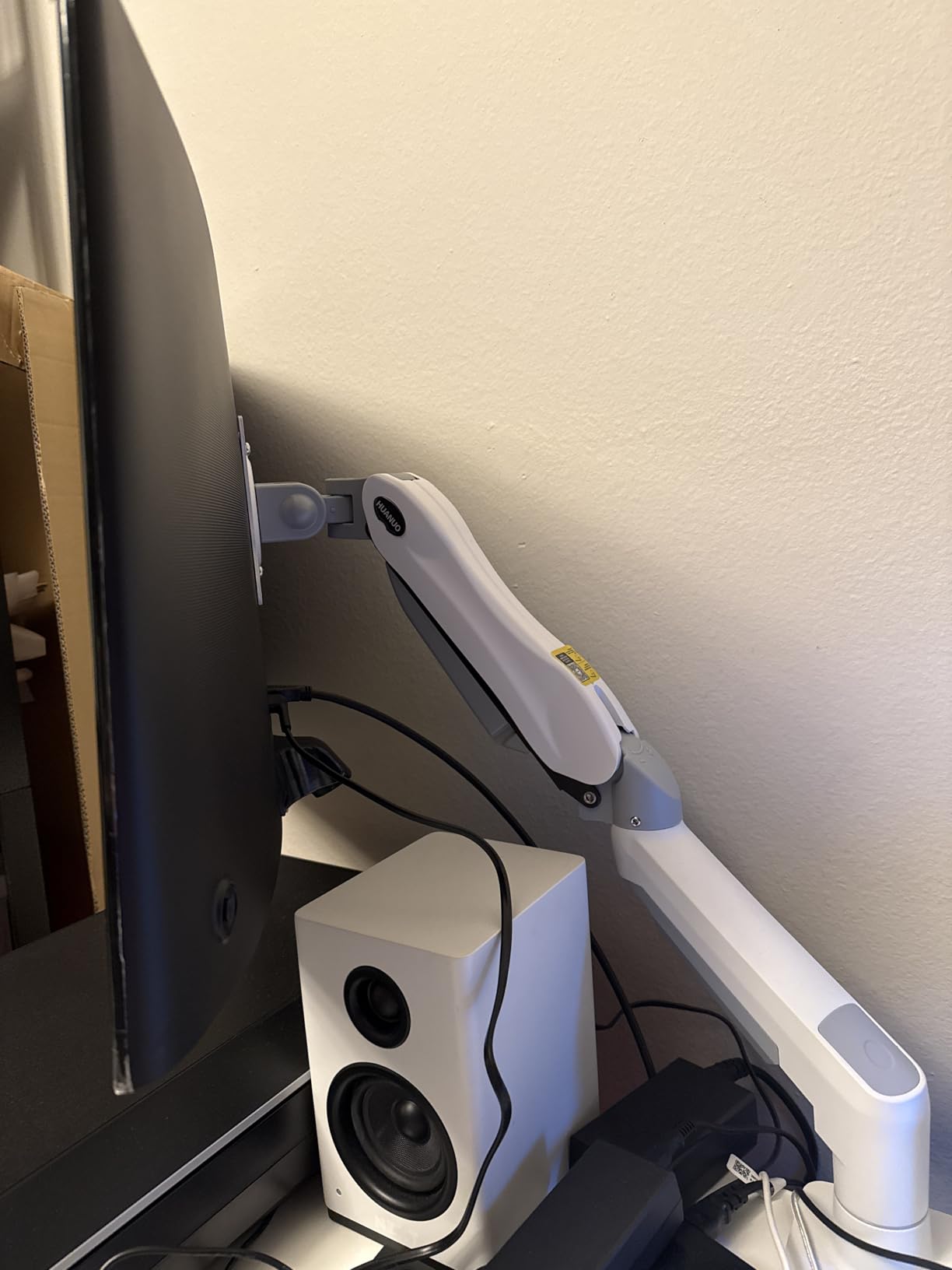 HUANUO FlowLift Dual Monitor Stand, Fully Adjustable Gaming Monitor Desk Mount for 13-32 inch Computer Screens, Full Motion VESA 75x75/100x100 with C-Clamp & Grommet Base, Each Arm Holds 4.4 to 19.8 lbs customer photo 2