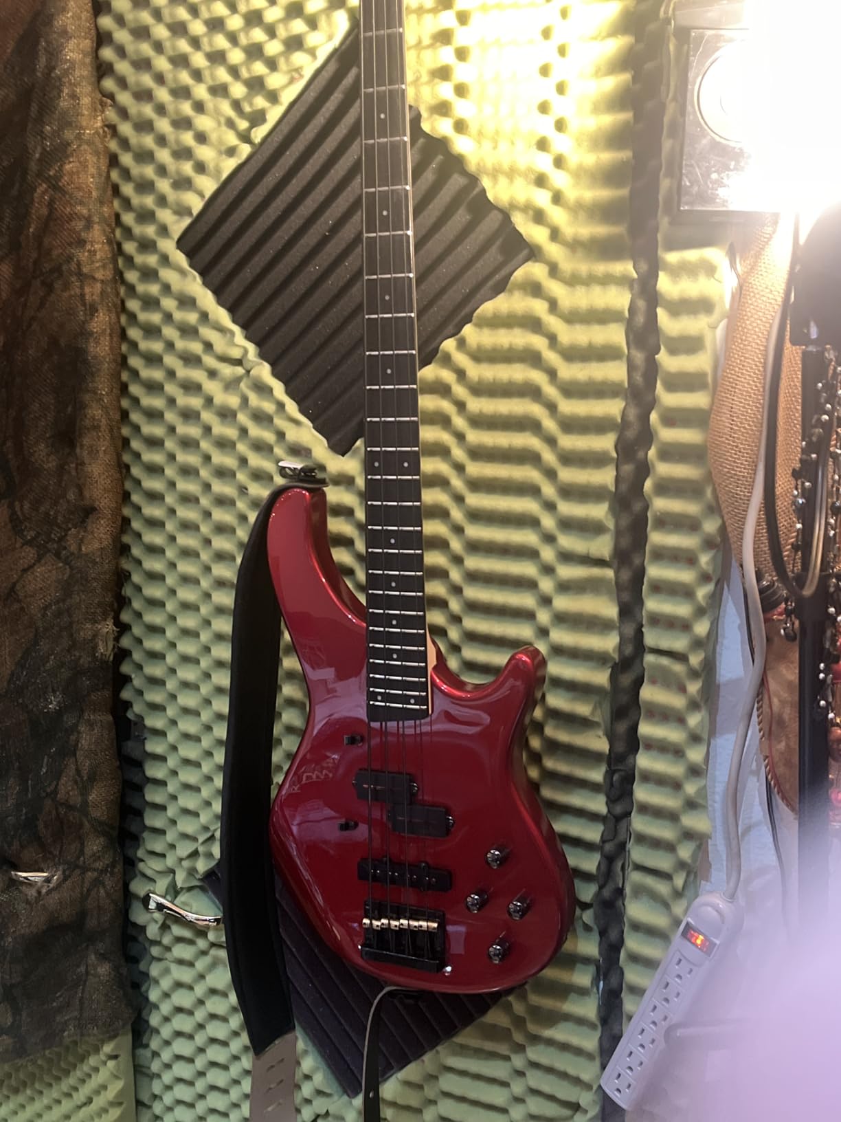 Donner Electric Bass Guitar 4 Strings Full-Size Standard Bass PB-Style Beginner Kit Sunburst for Starter with Free Online Lesson Gig Bag Guitar Strap and Guitar Cable, DPB-510S customer photo 1