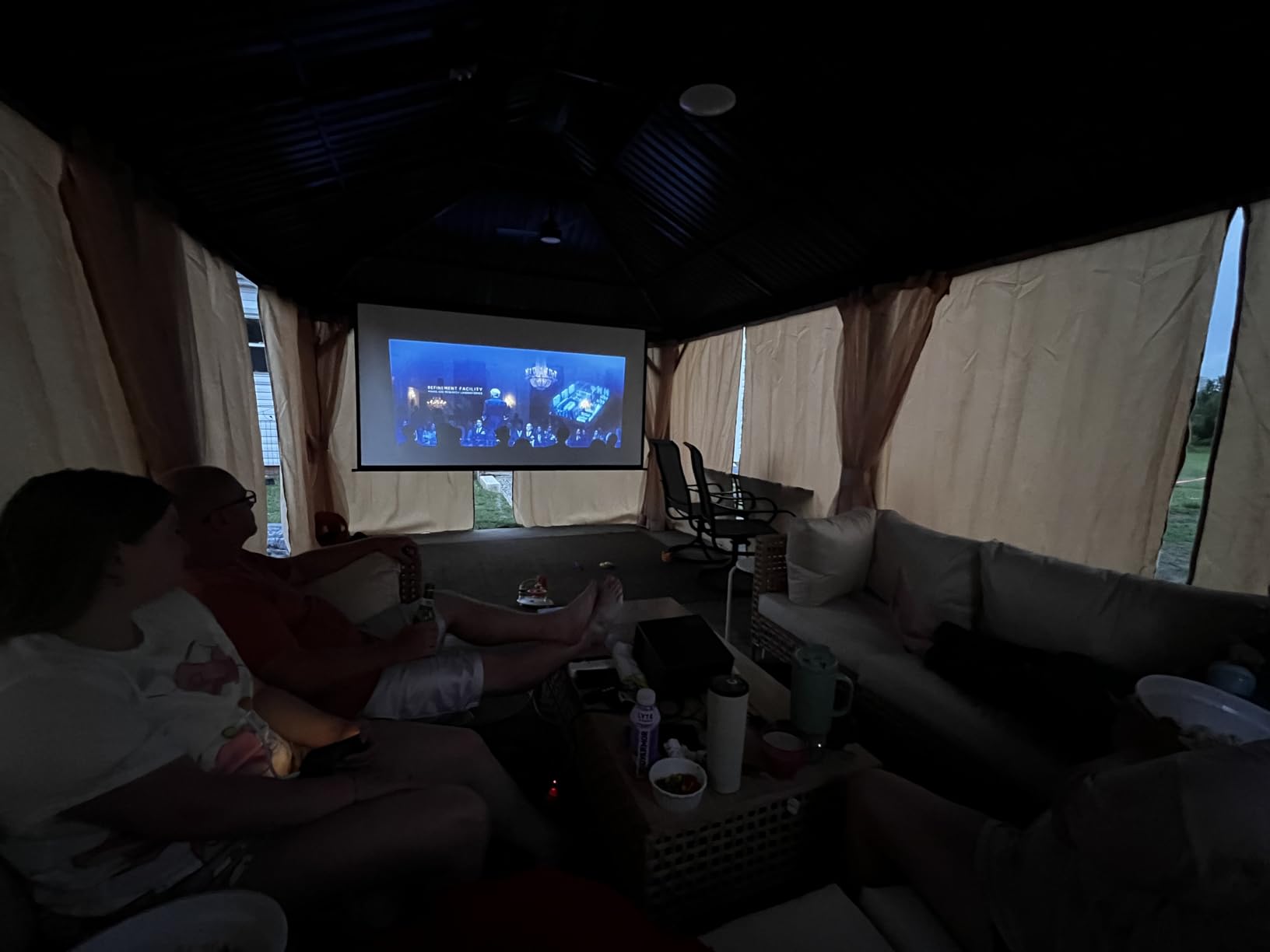 Motorized Projector Screen - Indoor and Outdoor Movies Screen Electric Projector Screen W/Remote Control (120 inch) customer photo 2