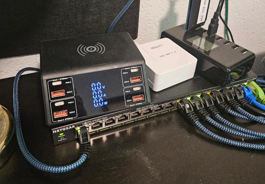 NETGEAR 8-Port PoE+ Gigabit Ethernet Unmanaged Essentials Switch (GS308PP) - with 8 x PoE+ @ 83W, Desktop or Wall Mount customer photo 1