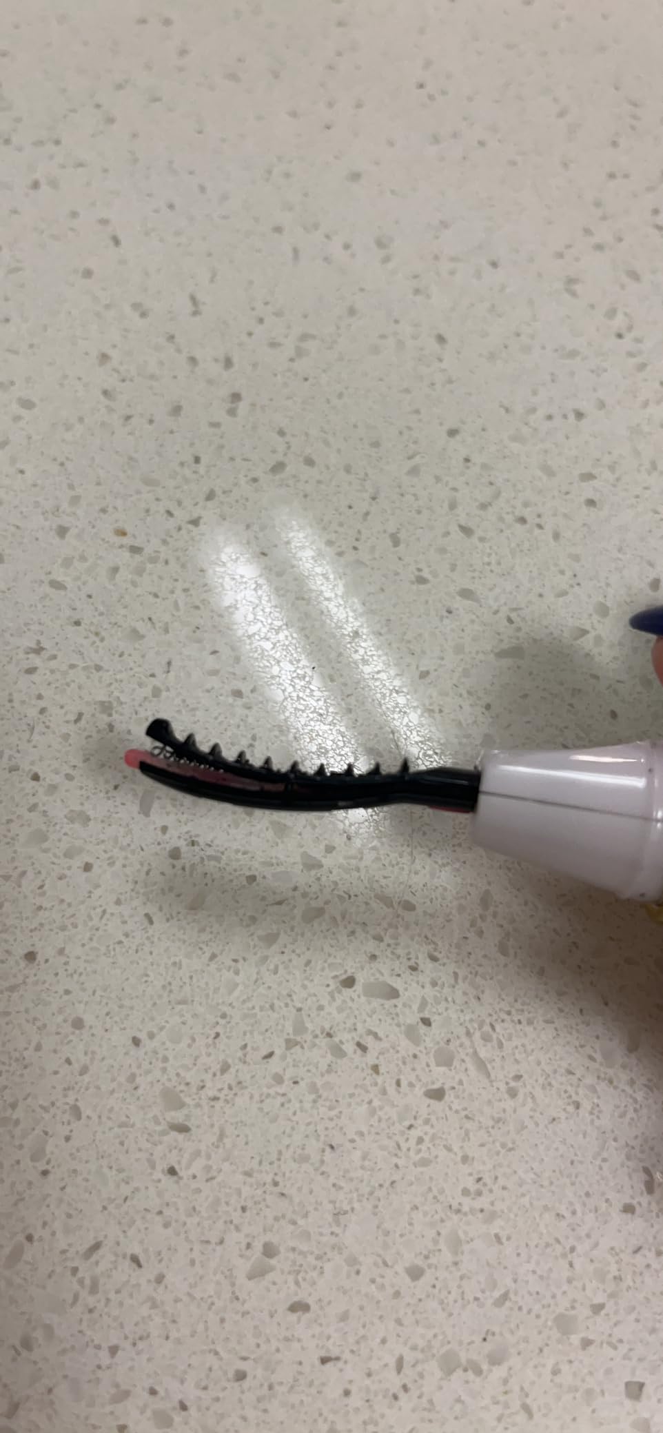 Grande Cosmetics LASH-LIFT Heated Lash Curler - Rechargeable, Travel-Friendly, with 2 Heat Settings - White customer photo 2
