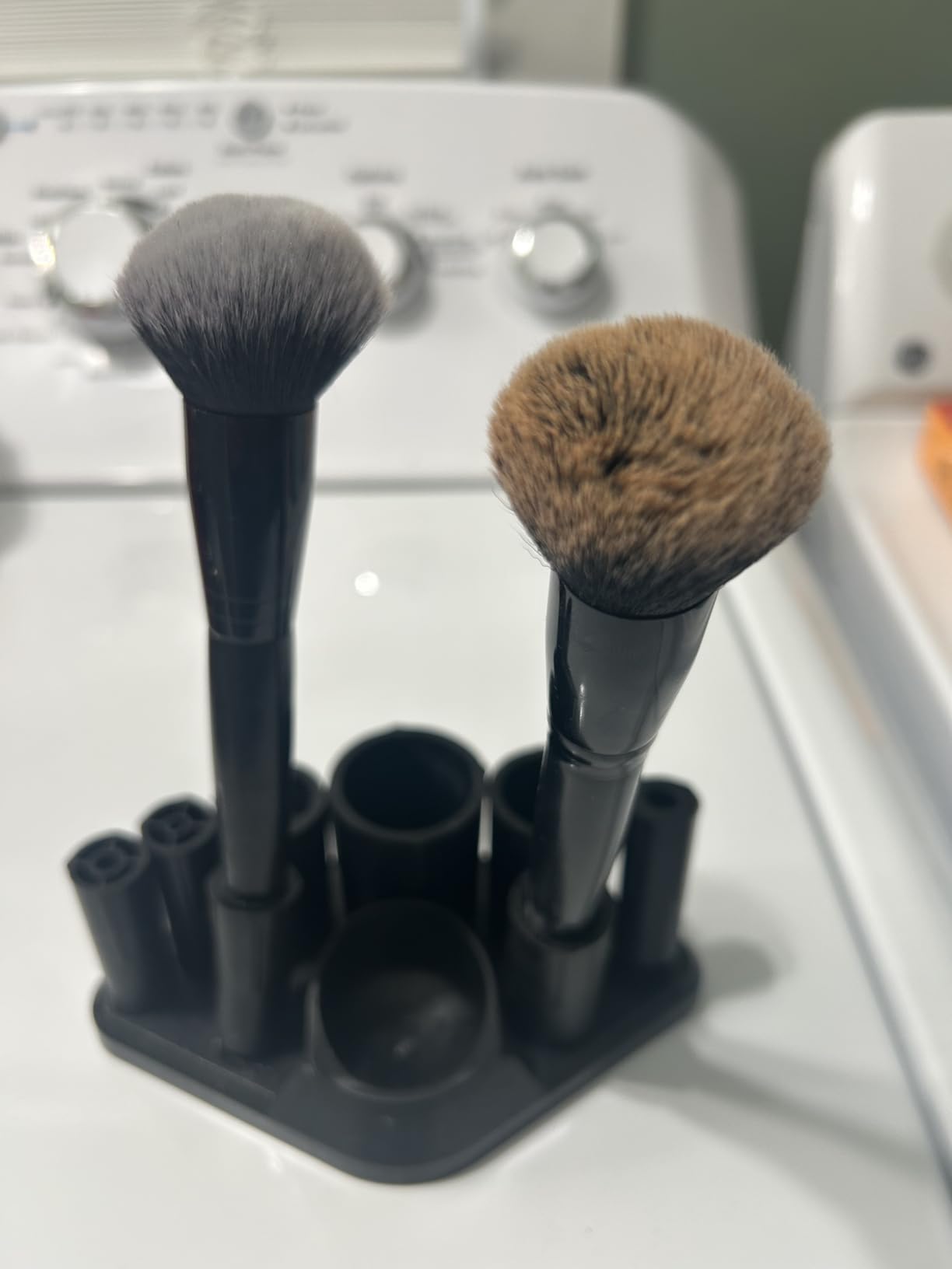 Makeup Brush Cleaner Dryer, Neeyer Super-Fast Electric Brush Cleaner Machine Automatic Brush Cleaner Spinner Makeup Brush Tools customer photo 1