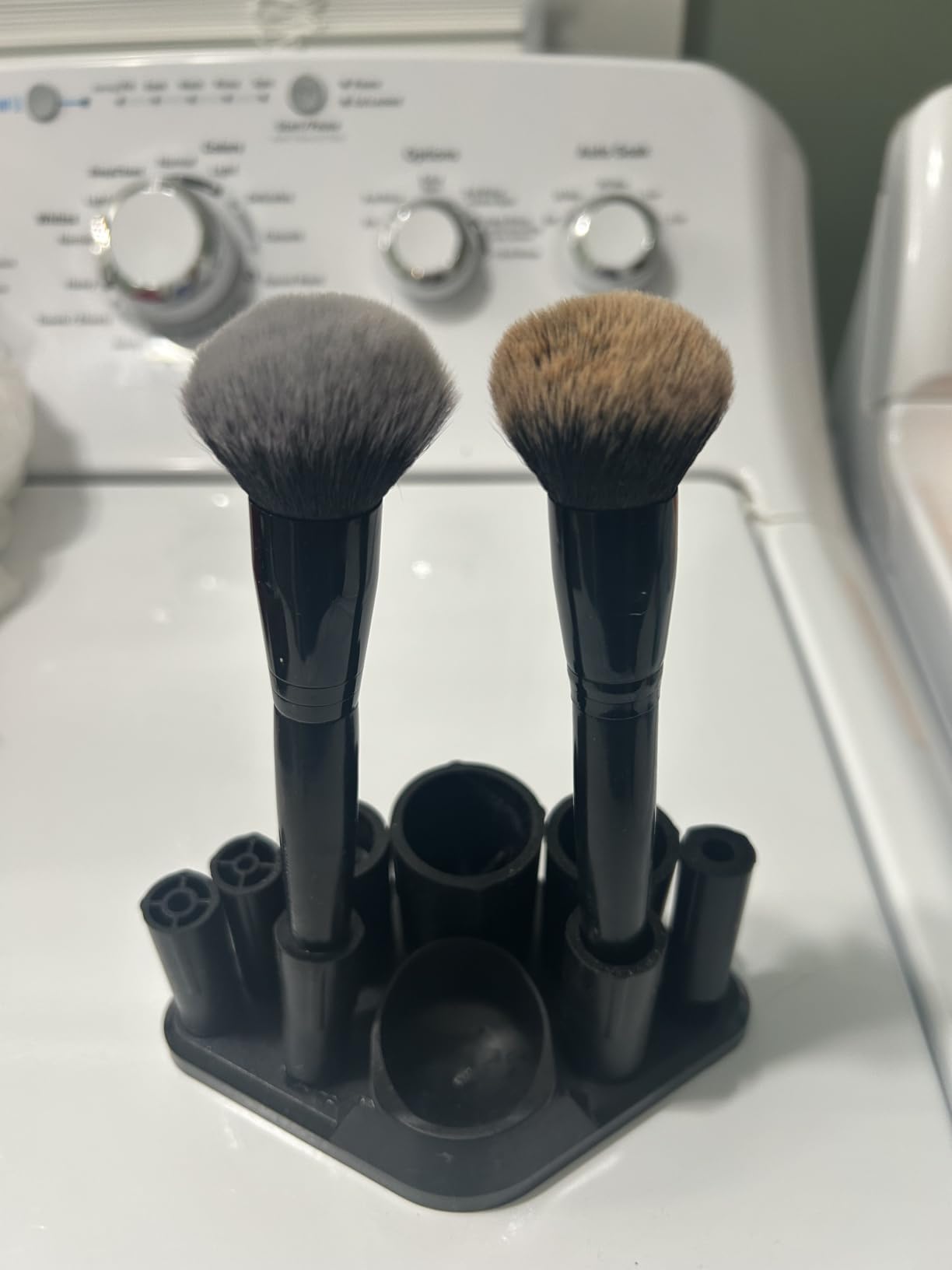 Makeup Brush Cleaner Dryer, Neeyer Super-Fast Electric Brush Cleaner Machine Automatic Brush Cleaner Spinner Makeup Brush Tools customer photo 2
