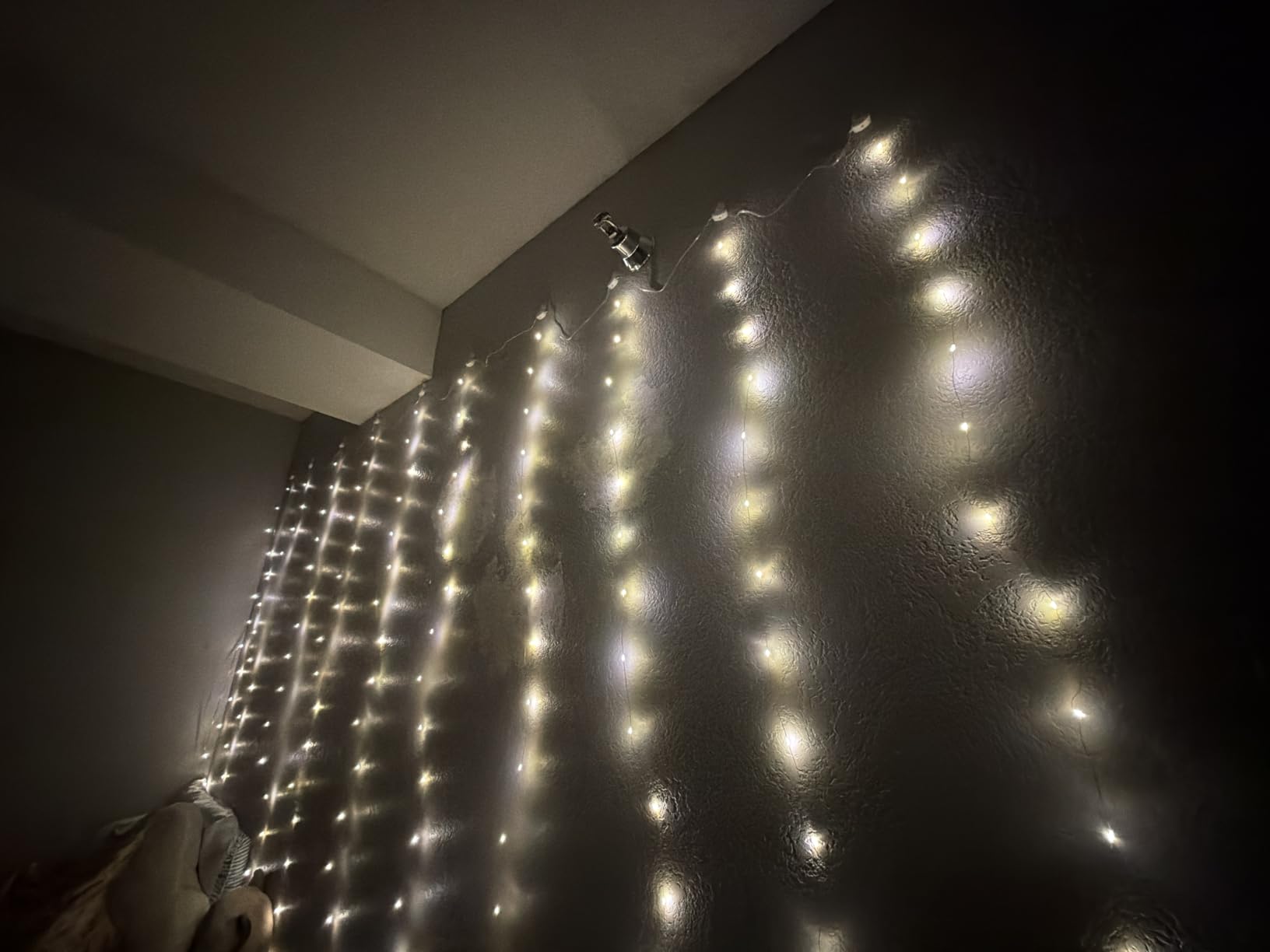 HXWEIYE 300LED Fairy Curtain Lights, 9.8x9.8Ft USB Plug-in 8 Modes Christmas String Hanging Lights with Remote for Bedroom Backdrop Wedding Indoor Wall Decor, Warm White, Standard - 1 Pack customer photo 1