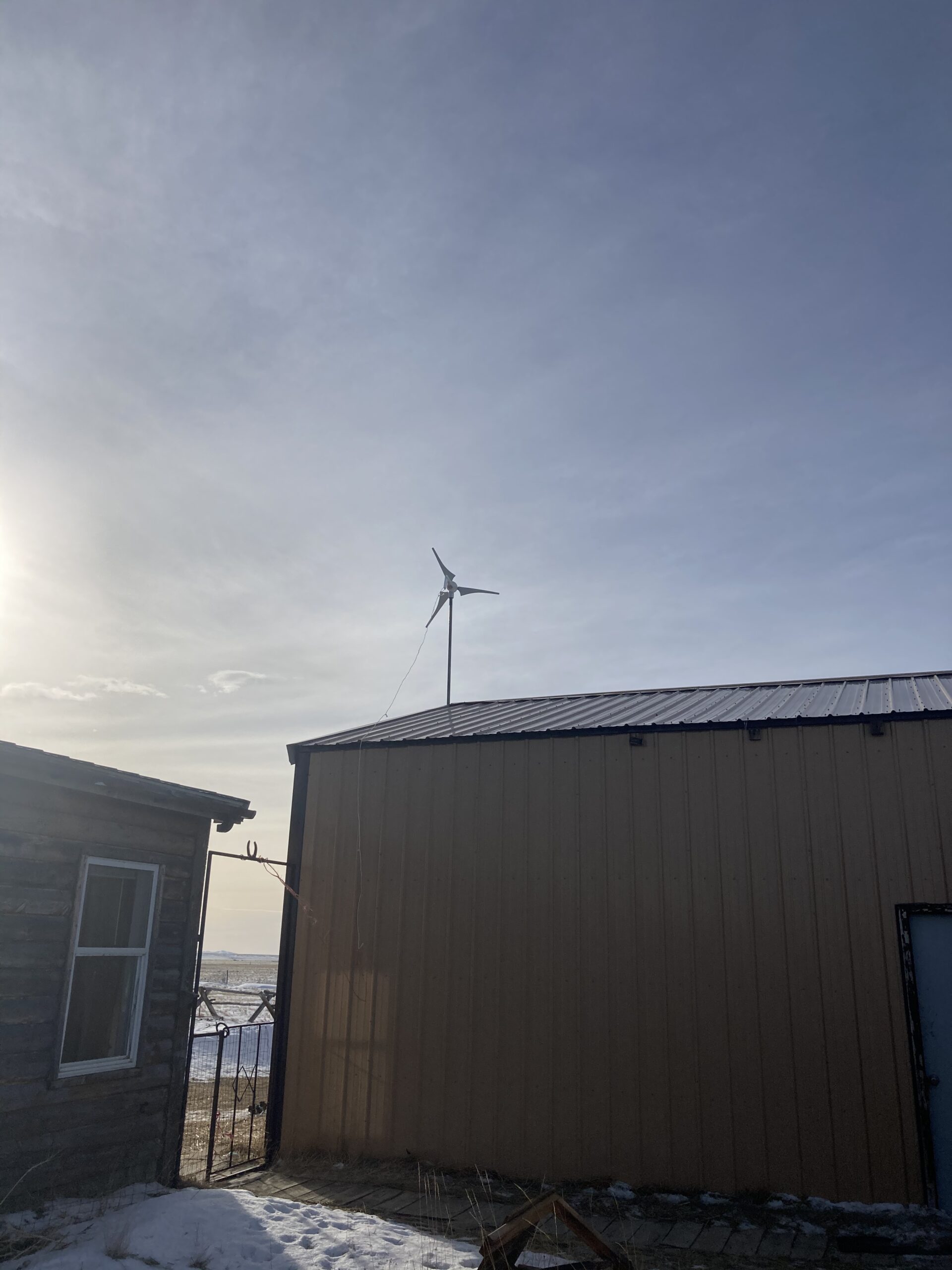 Pikasola Wind Turbine Generator 400W 24V - 3 Blade 2.5m/s Low Speed Starting With Charge Controller, Windmill for Home customer photo 1