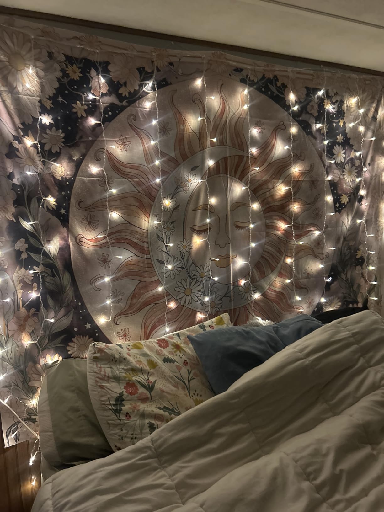 suddus Curtain Lights for Bedroom, 200 Led Hanging String Light Outdoor, Fairy Curtain Lights Indoor for Christmas, Dorm, Wall, Backdrop, Window, Wedding, Party, Birthday Decor, Warm White customer photo 1