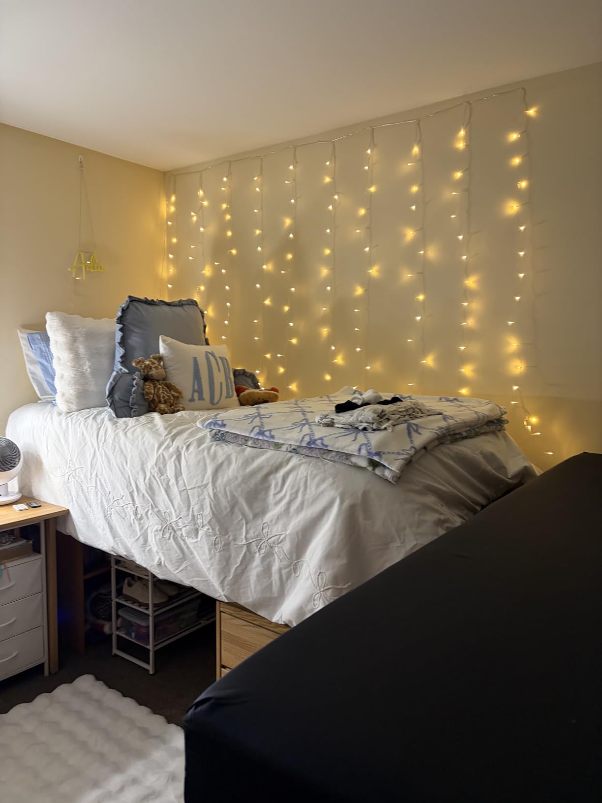 suddus Curtain Lights for Bedroom, 200 Led Hanging String Light Outdoor, Fairy Curtain Lights Indoor for Christmas, Dorm, Wall, Backdrop, Window, Wedding, Party, Birthday Decor, Warm White customer photo 2