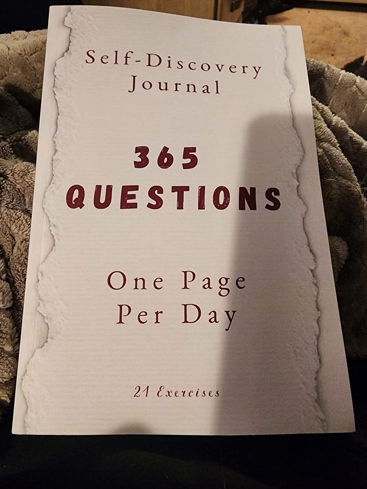 365 Questions, One Page Per Day: A One Year Self-Discovery Journal customer photo 2