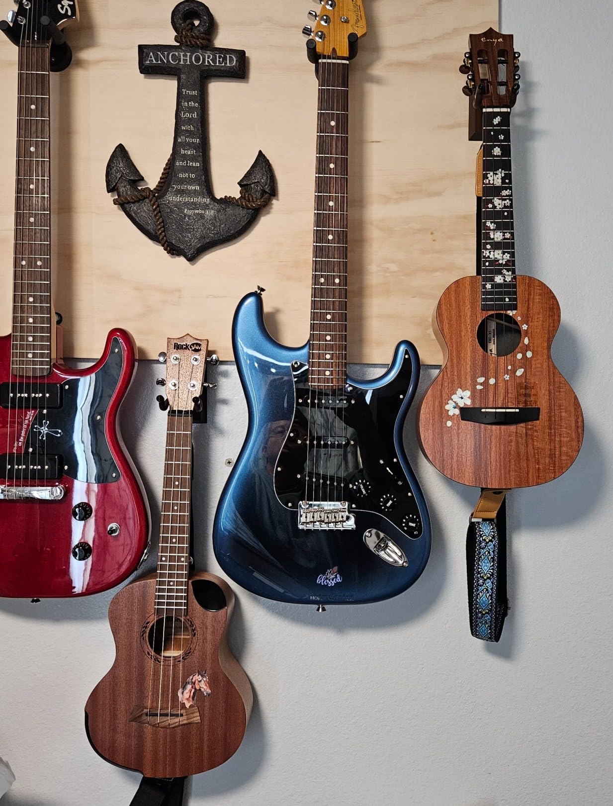 RockJam Premium Soprano Ukulele Kit with Tuner, Gig Bag, Strap, Picks & Spare Strings. customer photo 1