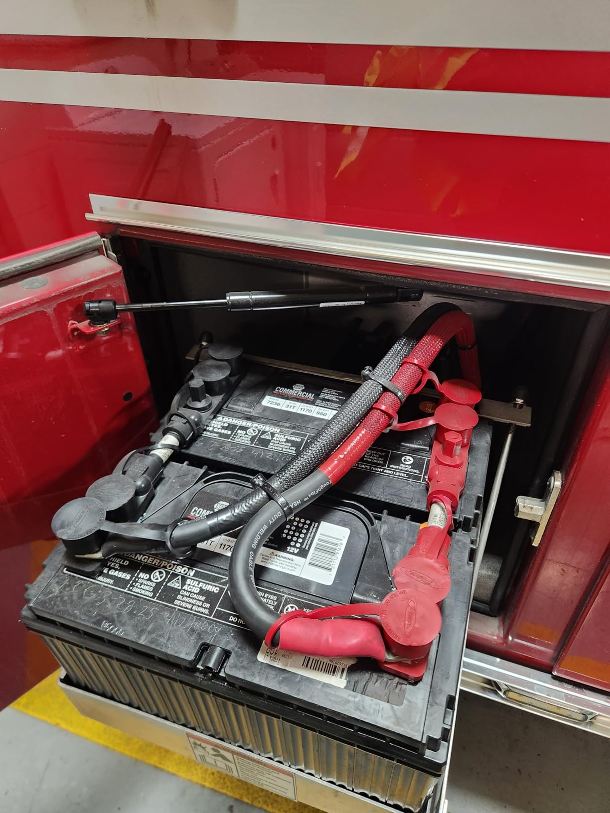 NOCO Boost X GBX45: 1250A UltraSafe Jump Starter - 12V Lithium Battery Booster Pack, Portable Jump Box, Power Bank & Jumper Cables - for 6.5L Gas and 4.0L Diesel Engines customer photo 2