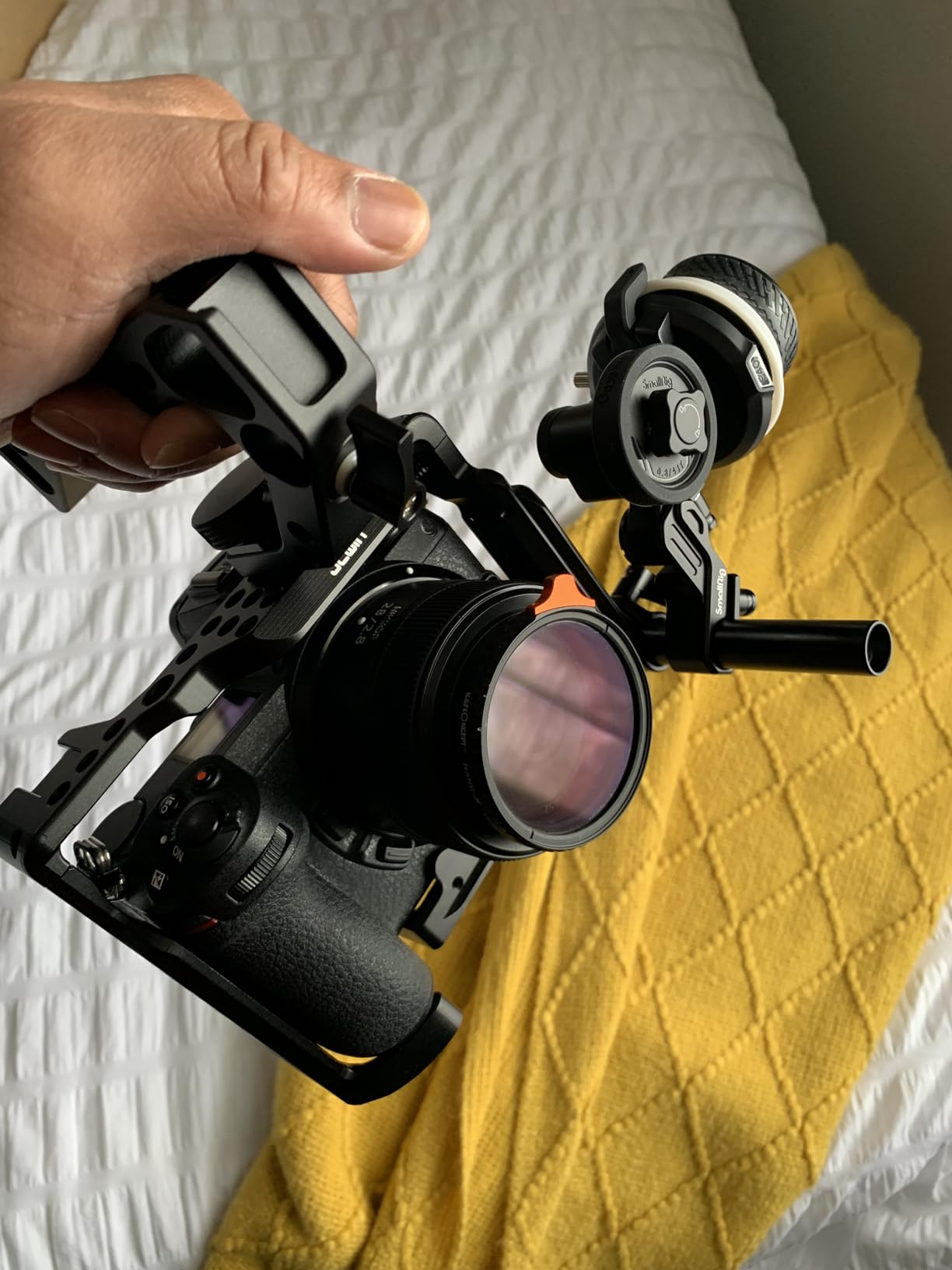 SmallRig Mini Follow Focus with A/B Stops & 15mm Rod Clamp and Snap-on Gear Ring Belt for DSLRs and Mirrorless Cameras, Fits Different Diameter Lenses Up to 114mm customer photo 1