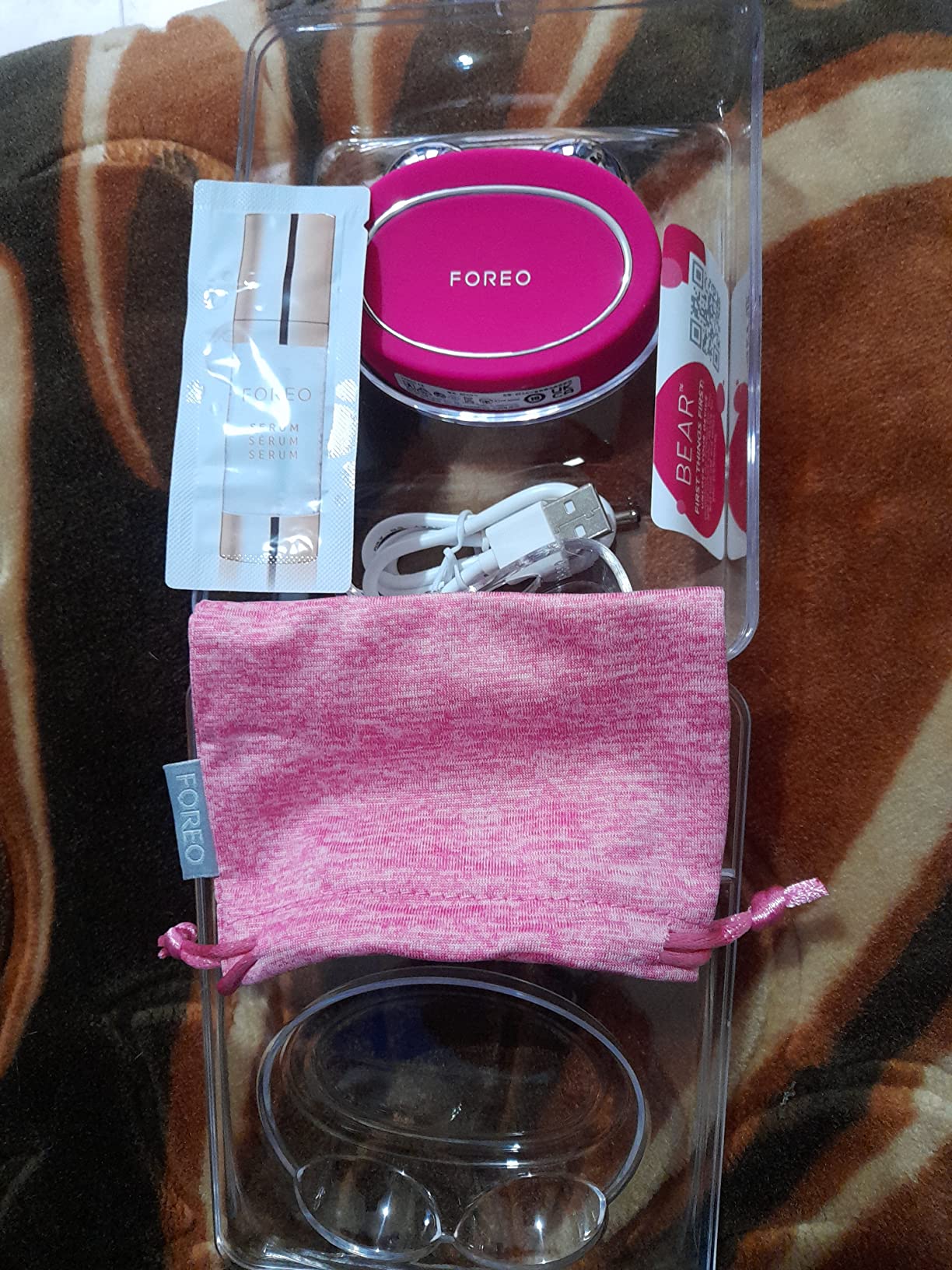 FOREO Bear Microcurrent Facial Device - Face Sculpting Tool - Instant Face Lift - Firm & Contour - Non-Invasive - Increases Absorption of Facial Skin Care Products - Mint customer photo 2