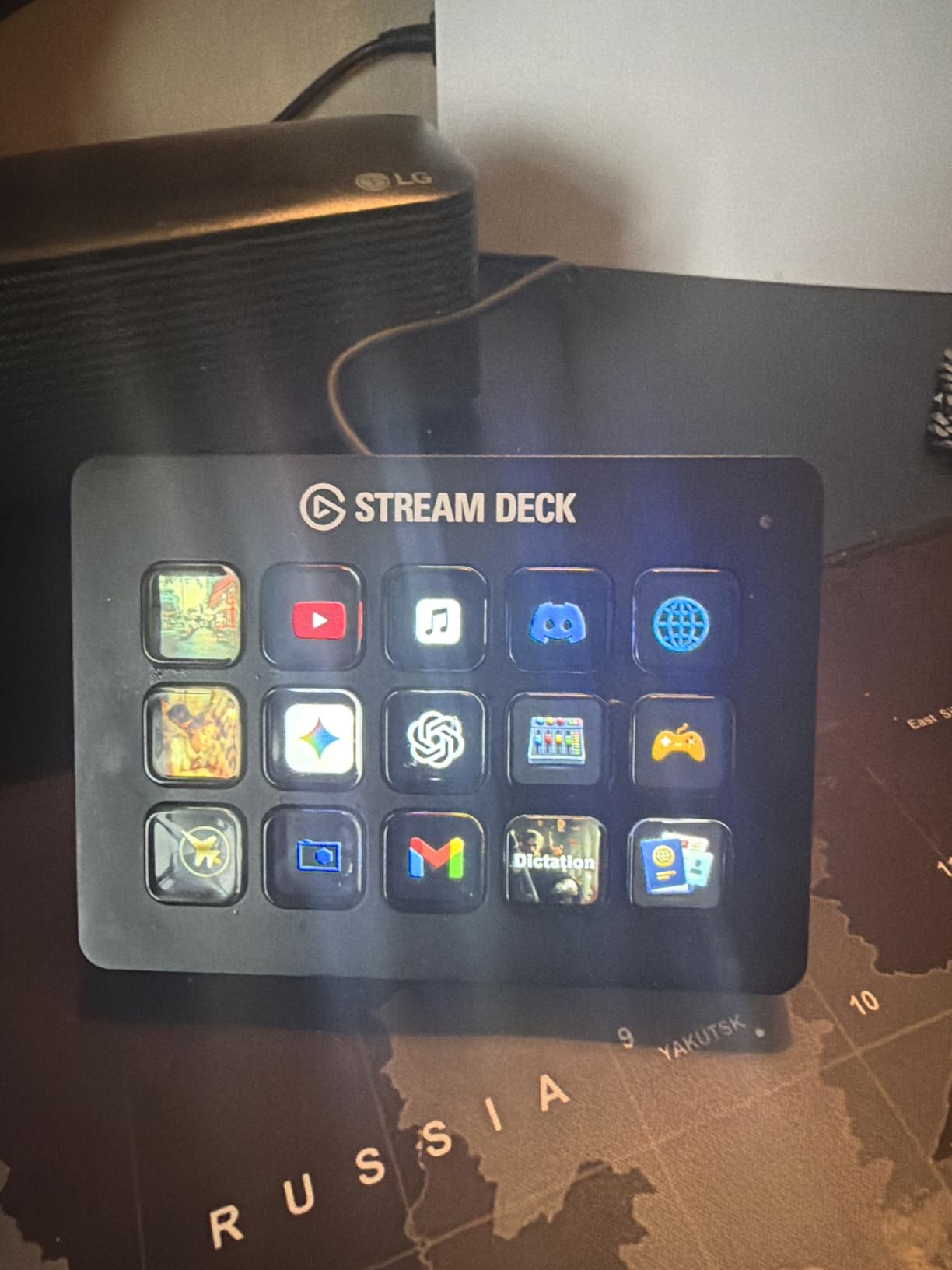 Stream Deck MK.2 - Studio Controller, 15 macro keys, trigger actions in apps and software like OBS, Twitch, YouTube and more, USB, works with Mac and PC customer photo 2