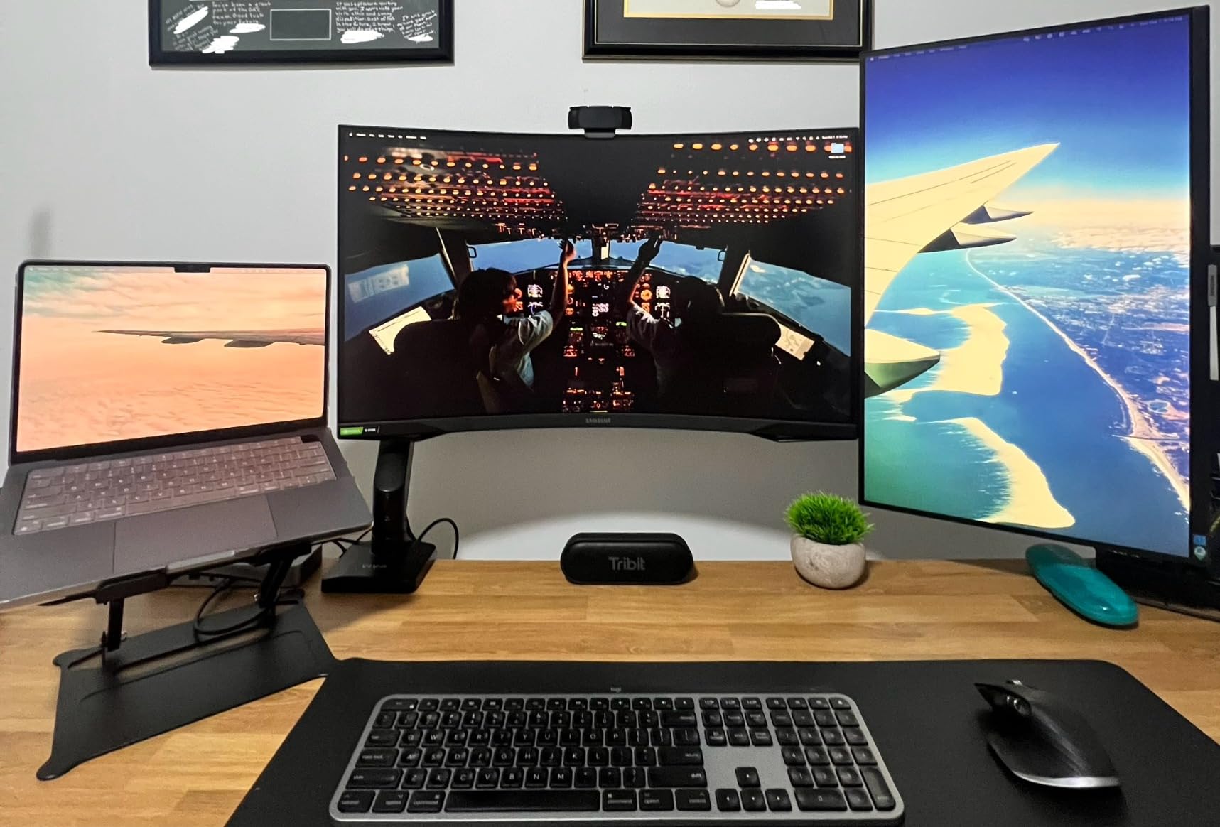 OWC 11-Port Thunderbolt Dock, 96W Charging, Single 8K Display or Dual 5K displays, 3 x Thunderbolt, 4 x USB, GbE, SD, Compatbile M1/M2 Macs, Thunderbolt 3 Macs, Thunderbolt 4 PCs, and USB-C Devices customer photo 2