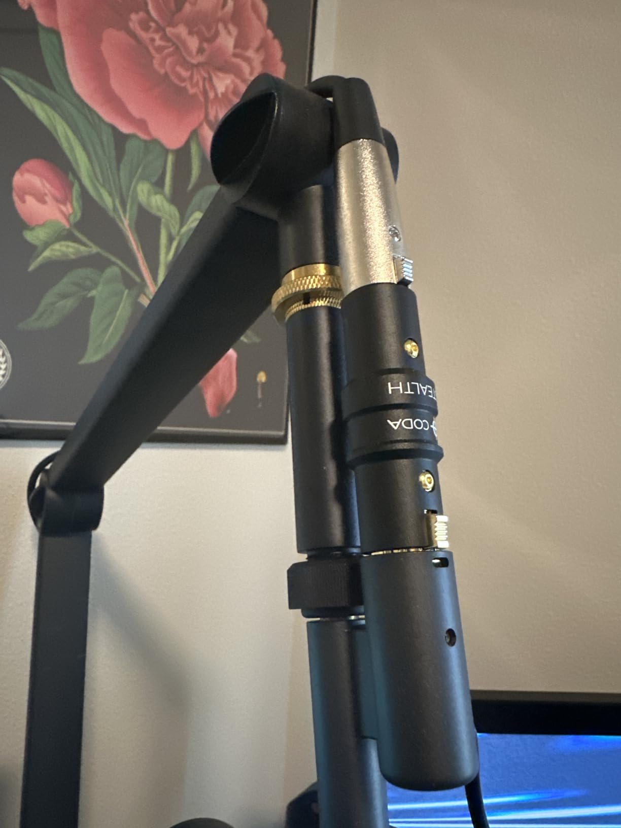Coda MB-Stealth in-Line Microphone Preamp Mic Gain Booster for Dynamic and Ribbon Mics - 48V Phantom Power Mic Preamp with 28 db Clean Gain, Ultra Low Noise, Enhance Your Podcast or Livestream customer photo 1