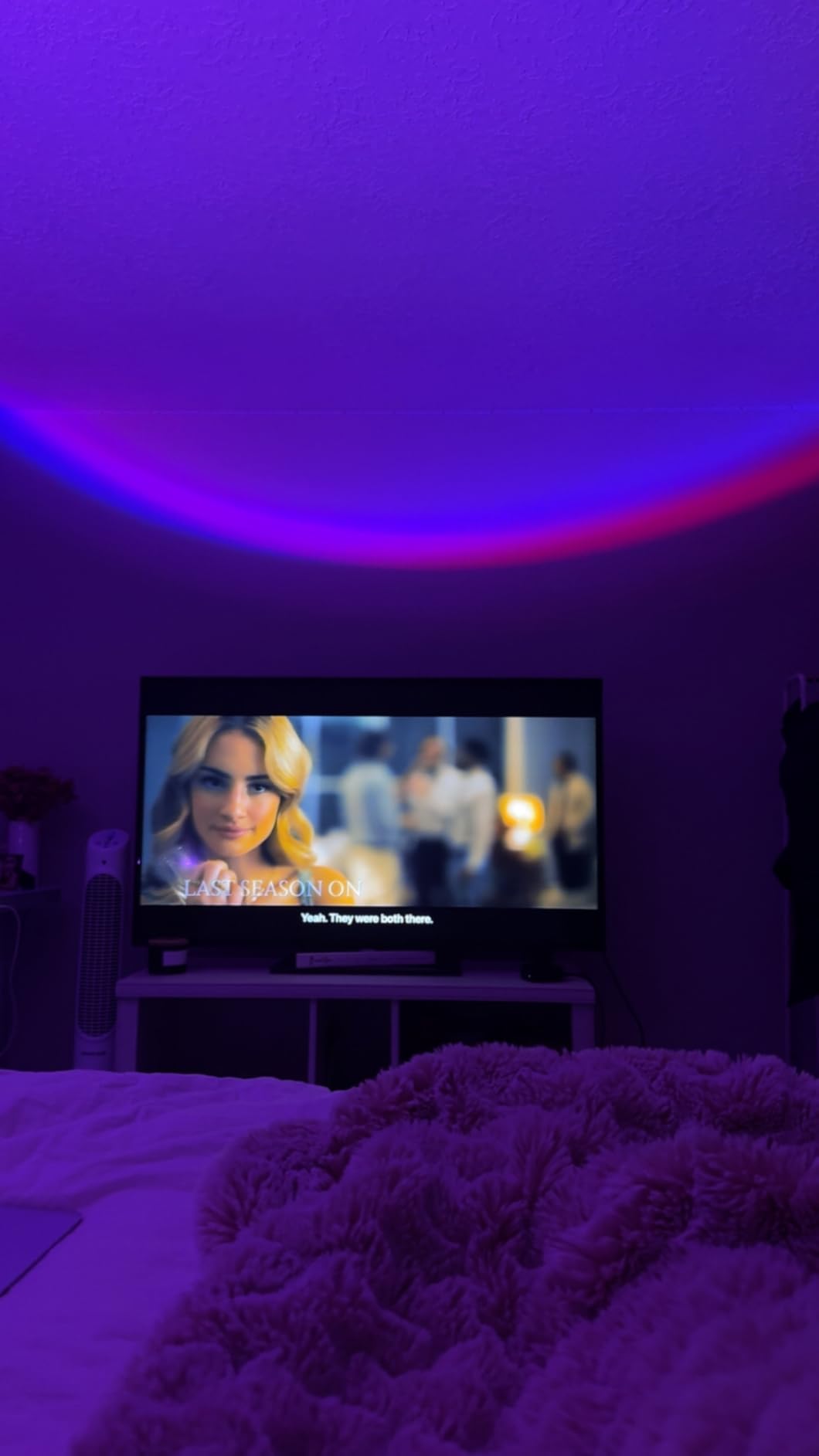 Sunset Lamp Projection Led Lights with Remote, Multicolor Night Light 360° Rotation Rainbow Lights 4 Modes Setting for Photography/Selfie/Party/Home/Living Room/Bedroom Decor, Gifts for Women customer photo 1