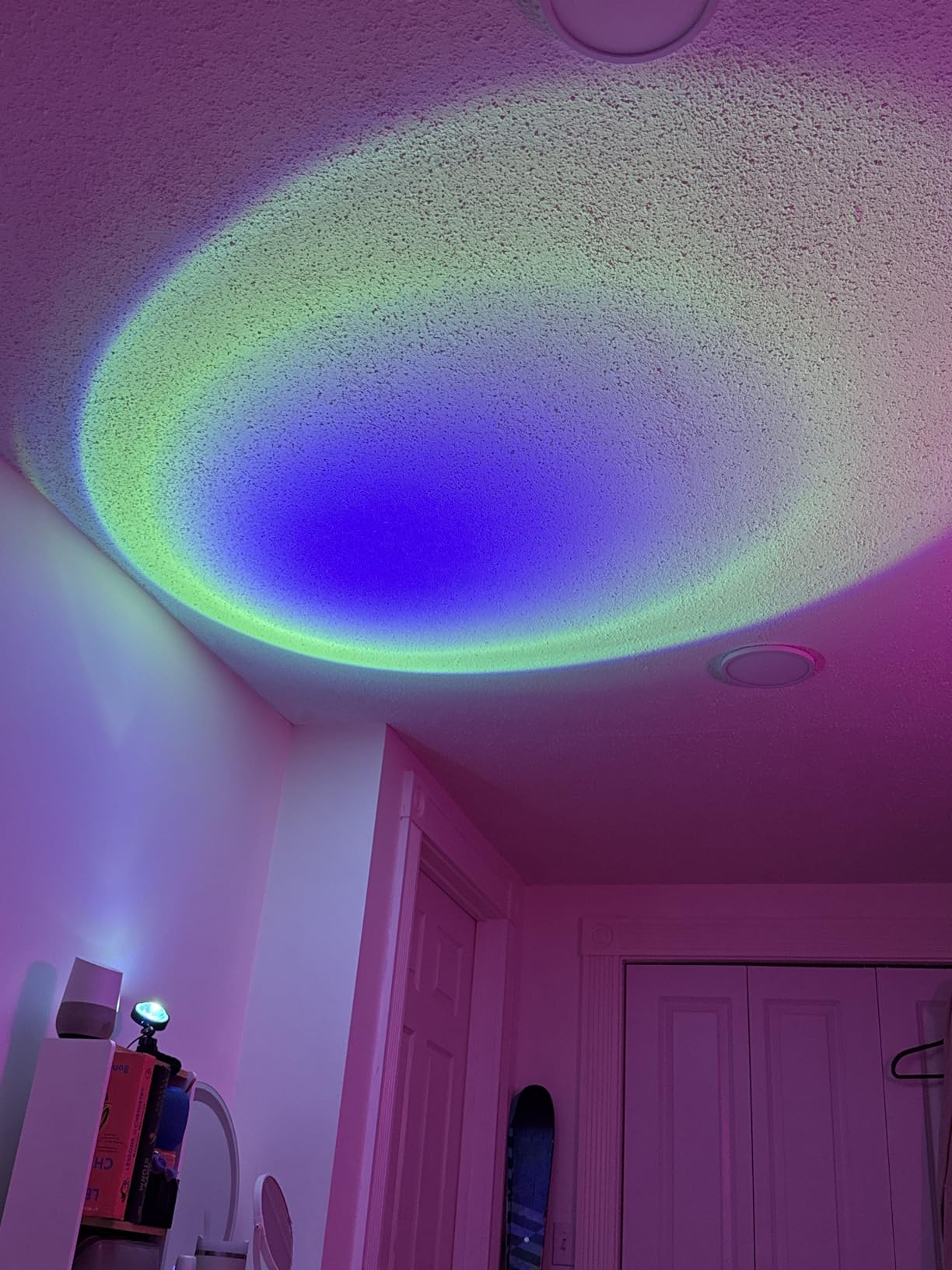 Sunset Lamp Projection Led Lights with Remote, Multicolor Night Light 360° Rotation Rainbow Lights 4 Modes Setting for Photography/Selfie/Party/Home/Living Room/Bedroom Decor, Gifts for Women customer photo 2