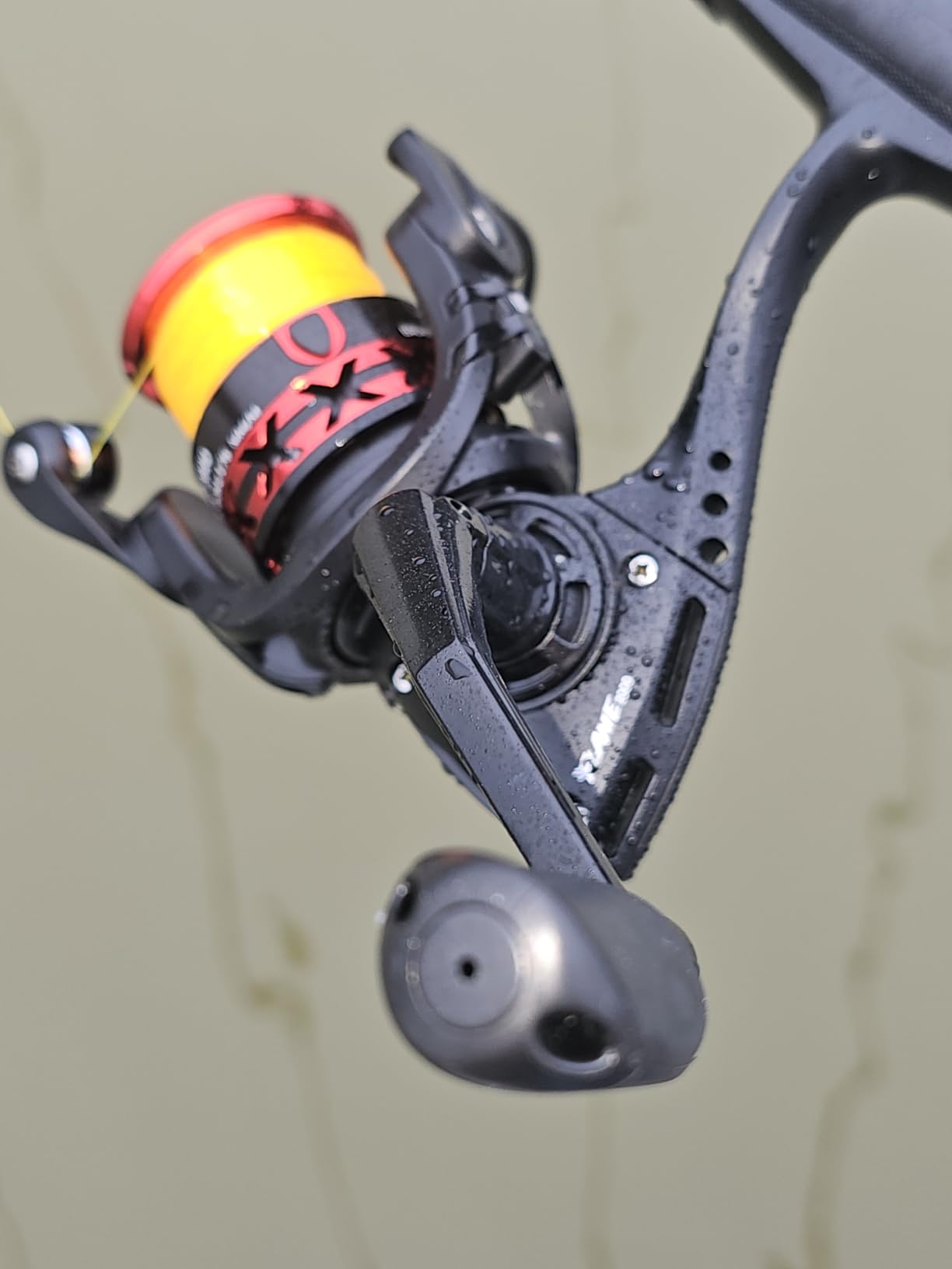 Piscifun Flame Spinning Reels, Lightweight 9+1BB Ultra Smooth Spinning Fishing Reels, 19.8LBs Max Drag, 2000, 3000, 4000, 5000 Series, Red & Blue customer photo 2