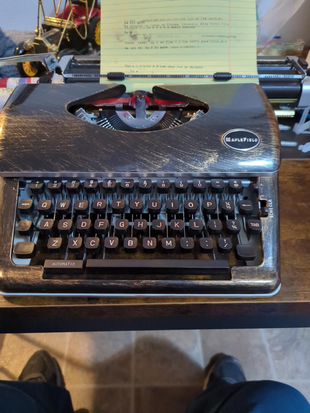 Maplefield Vintage Manual Typewriter - Quiet Mechanical Typing & Office Supplies - Decorative Desk Accessories & Vintage Decor - Author Gift & Writing Inspiration - Black customer photo 2