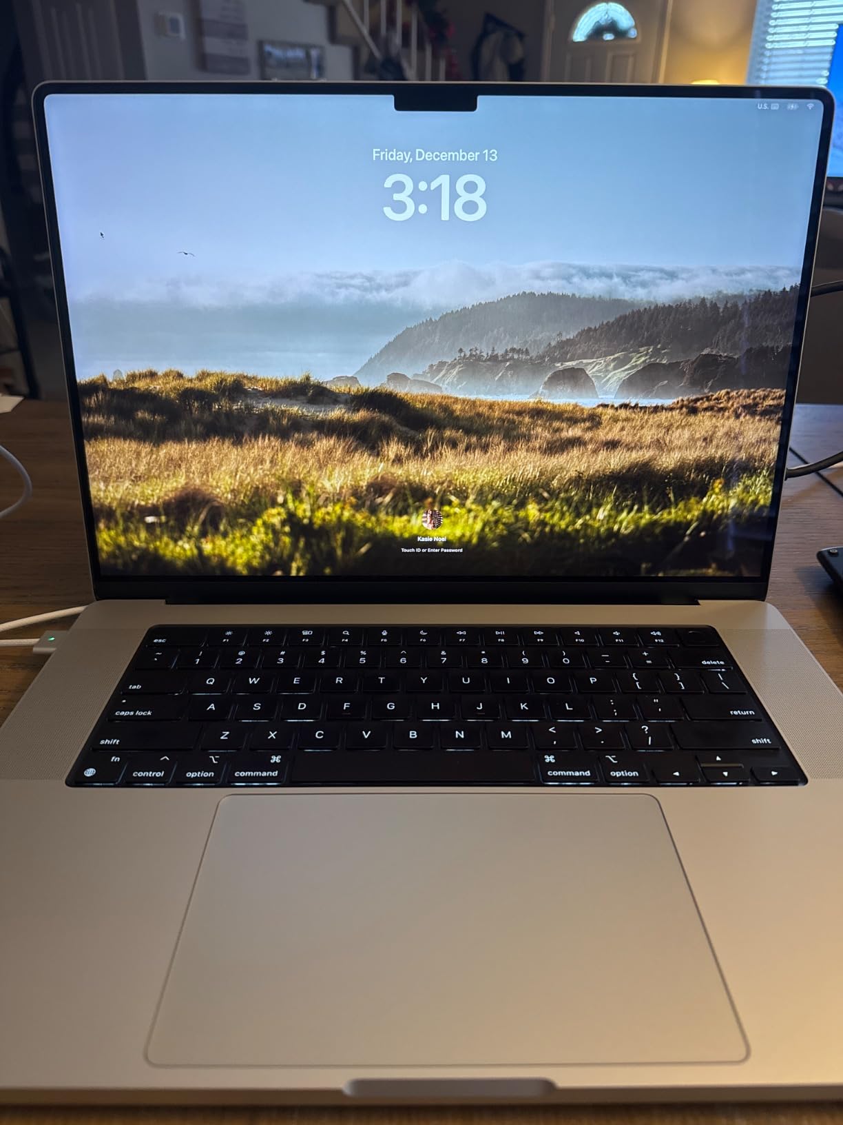 2021 MacBook Pro (16.2-inch, M1 Pro chip with 10-core CPU and 16-core GPU, 16GB RAM, 512GB SSD) - Space Gray customer photo 2