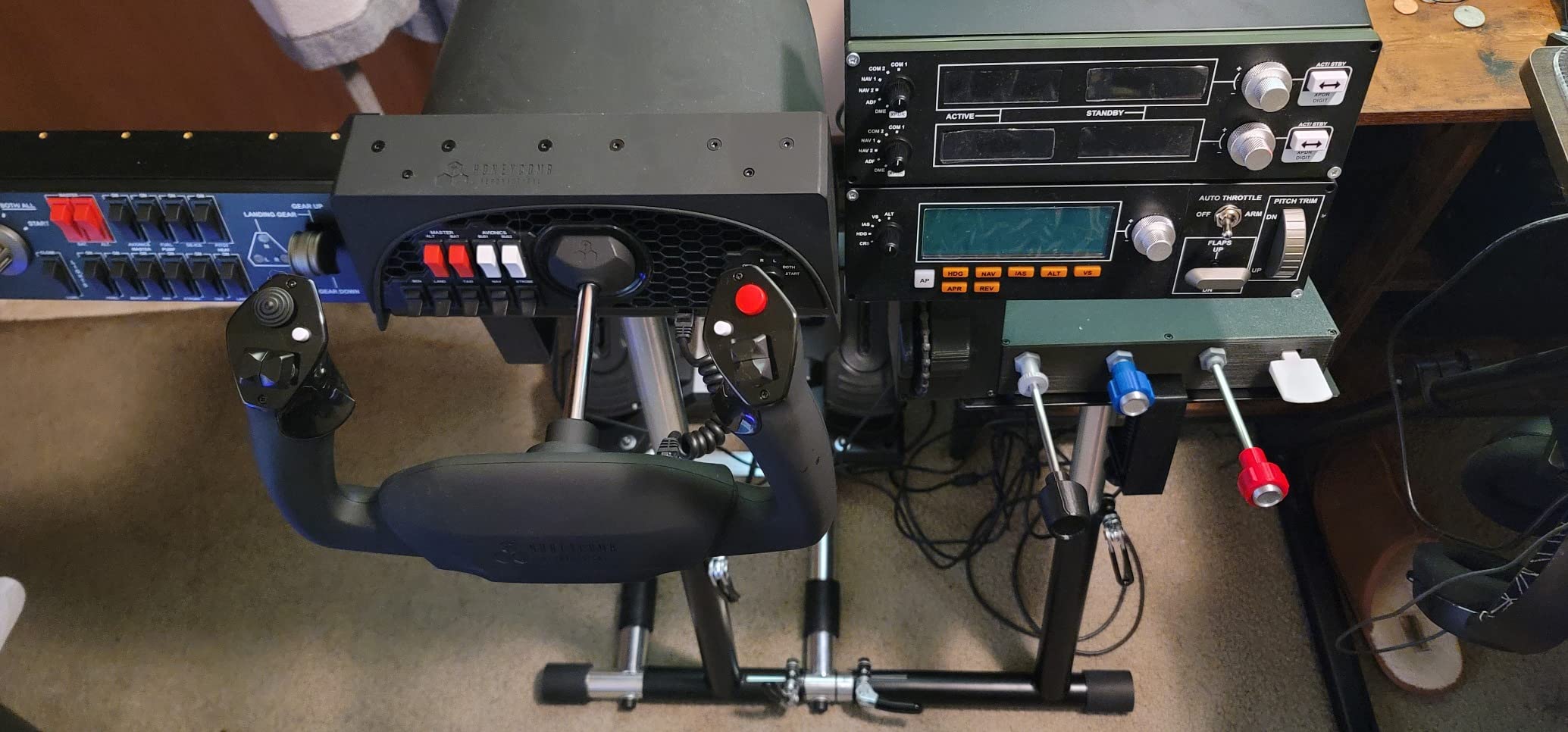 Honeycomb Alpha Flight Controls Yoke with Honeycomb Aeronautical Bravo Throttle Quadrant Bundle (2 Items) customer photo 1