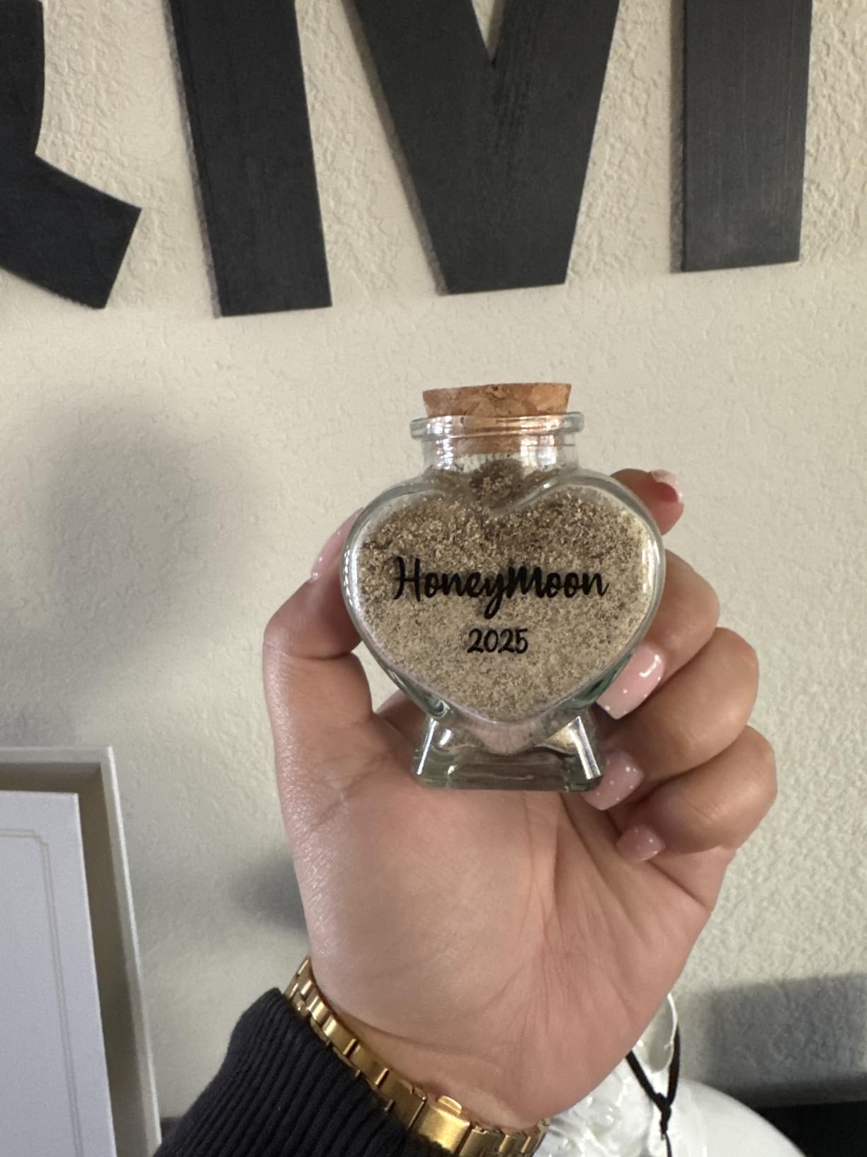 Honeymoon Sand Keepsake Jar 2026，Bridal Shower, Wedding, Engagement, Honeymoon, Travel Gift for Couples, Newlywed, Fiance(Gift Box Includes) - 40ml Heart Shape Glass customer photo 1