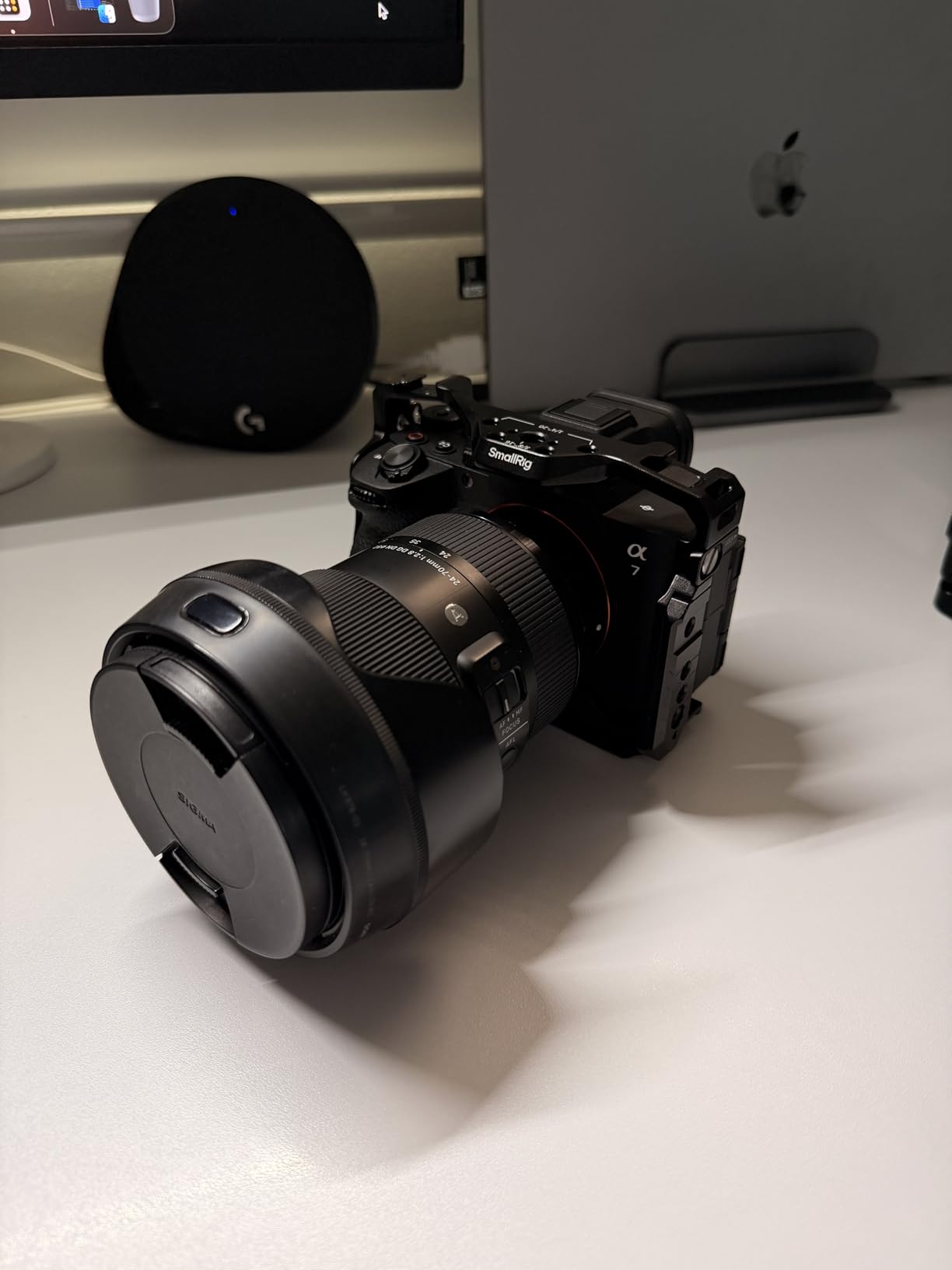 SmallRig HawkLock Quick Release Full Cage for Sony Alpha 7R V/Alpha 7 IV/Alpha 7S III/Alpha 1/Alpha 7R IV/Alpha 7 V, Built-in Quick Release Plate for Arca, Cold Shoes (Upgraded Version) customer photo 1